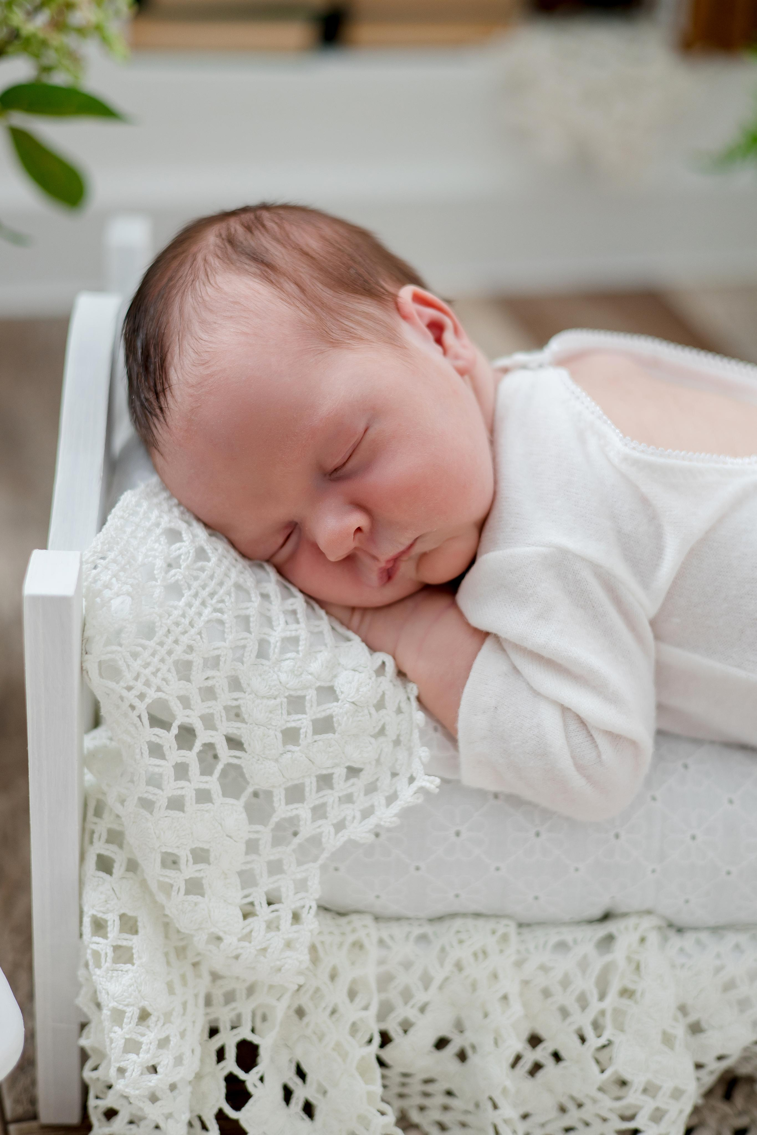 Екатерина, 1 неделя и 2 дня. Семейный и детский фотограф в Железногорске Саламахо Ольга