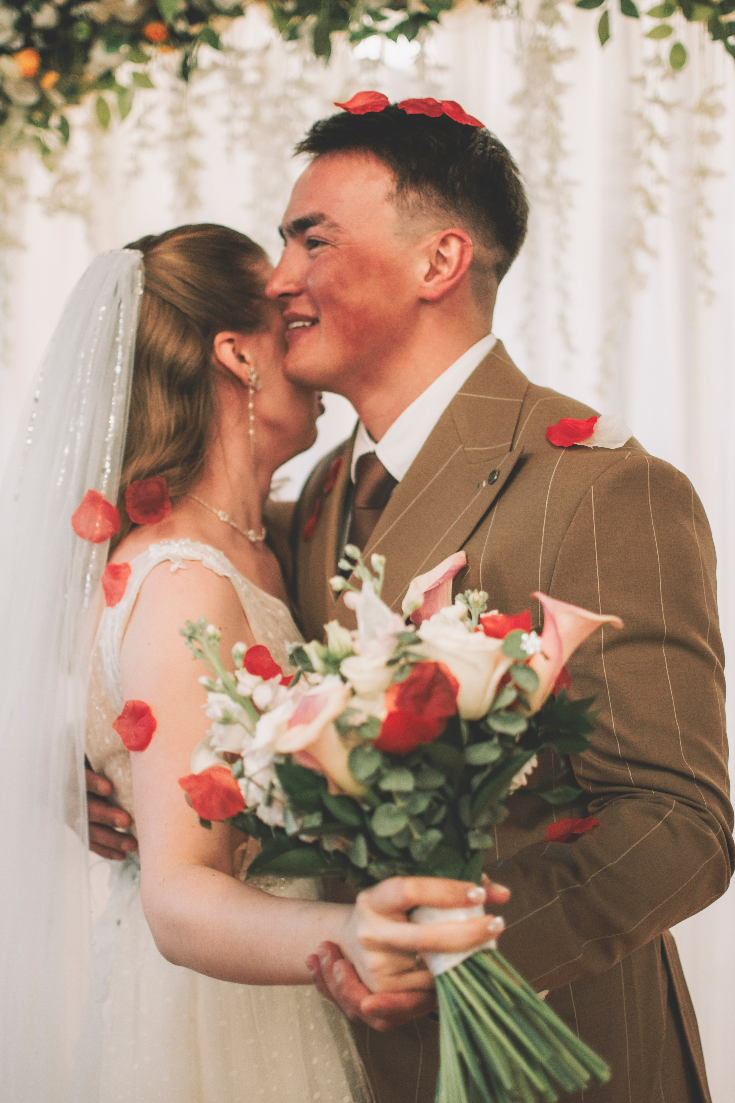 Альберт и Анастасия (Студийная фотосессия, роспись в ДК Нефтяник + фотосессия с гостями). Семейный и свадебный фотограф Губкинский и Ставрополь