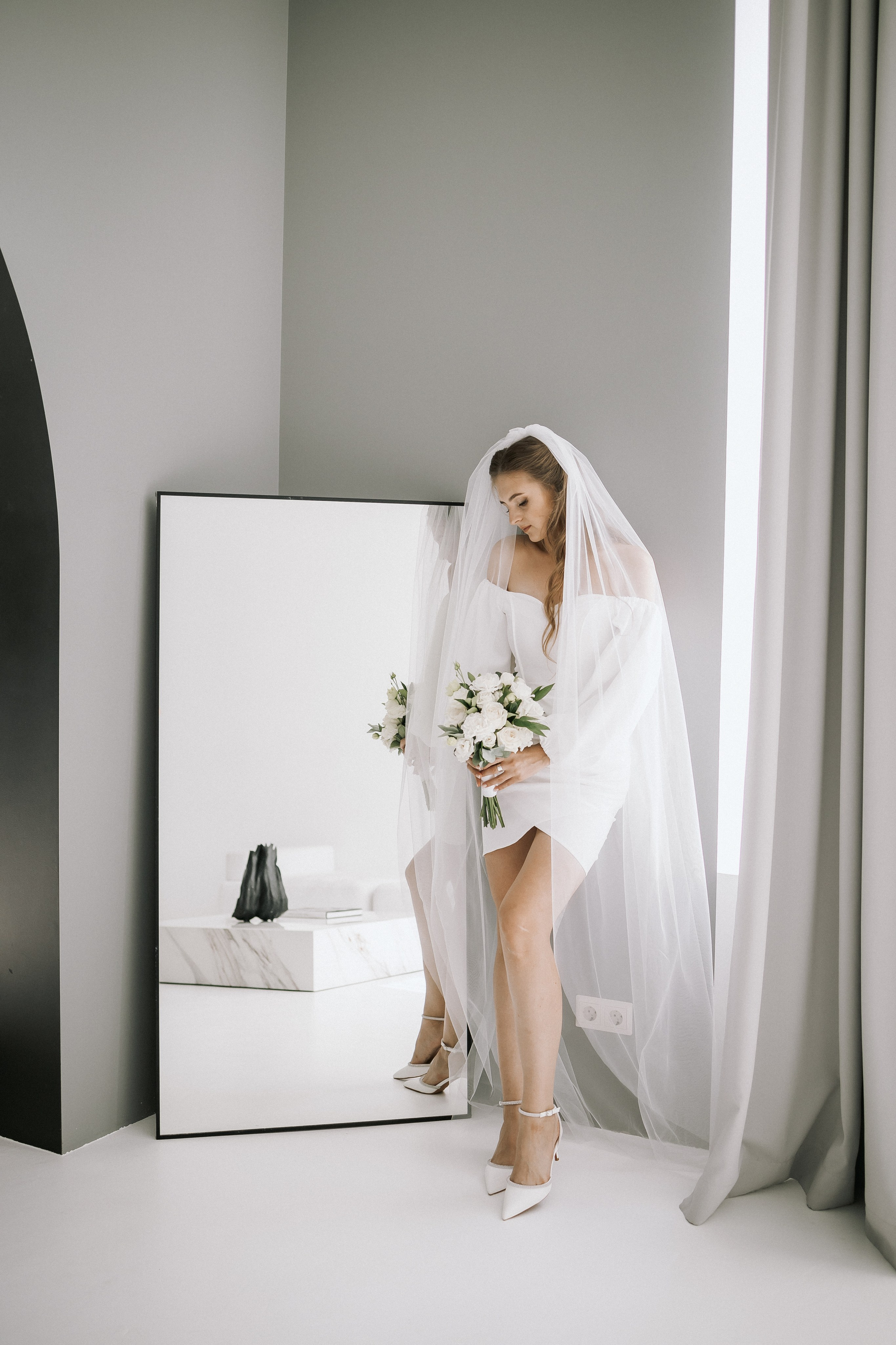 Свадебная прогулка. Эвелина и Дмитрий. Свадебная фотография. Арина Рубах