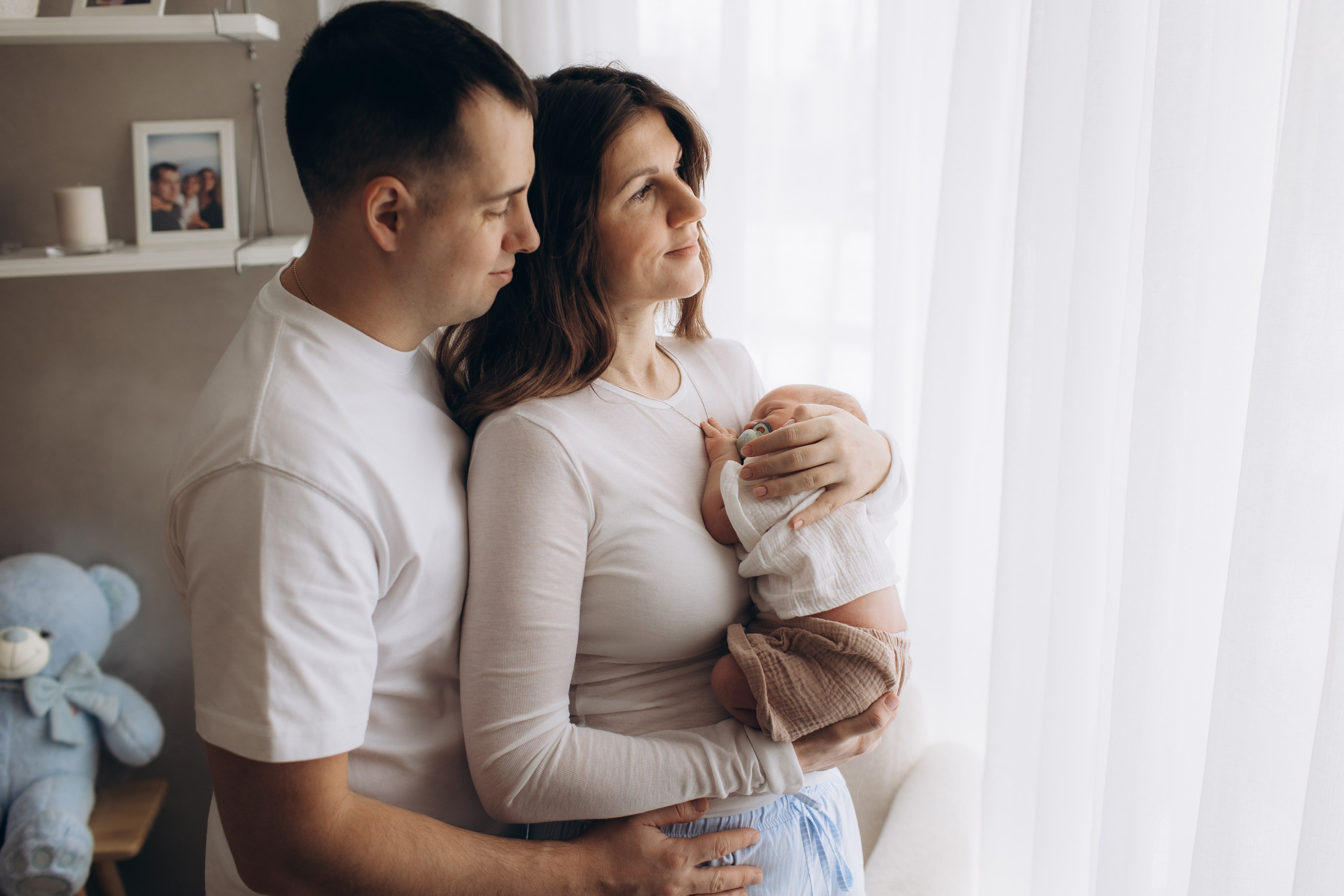 Семейная фотосессия с малышами. Фотостудия для новорожденных и малышей в Твери — На ручки