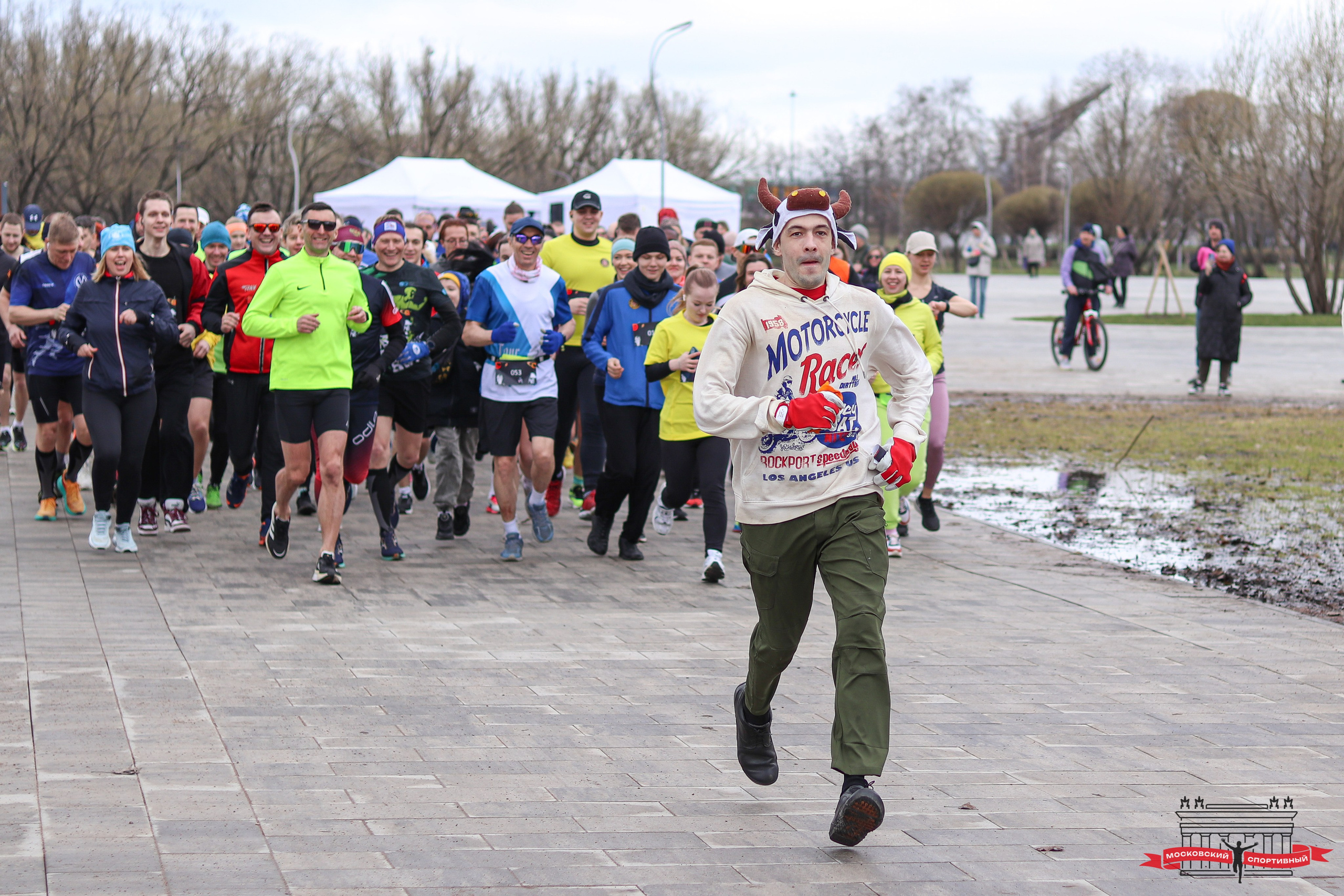 Московский Спортивный «КОСМИЧЕСКИЙ RUNOFF». Ивентный фотограф в Санкт-Петербурге Олег Комков