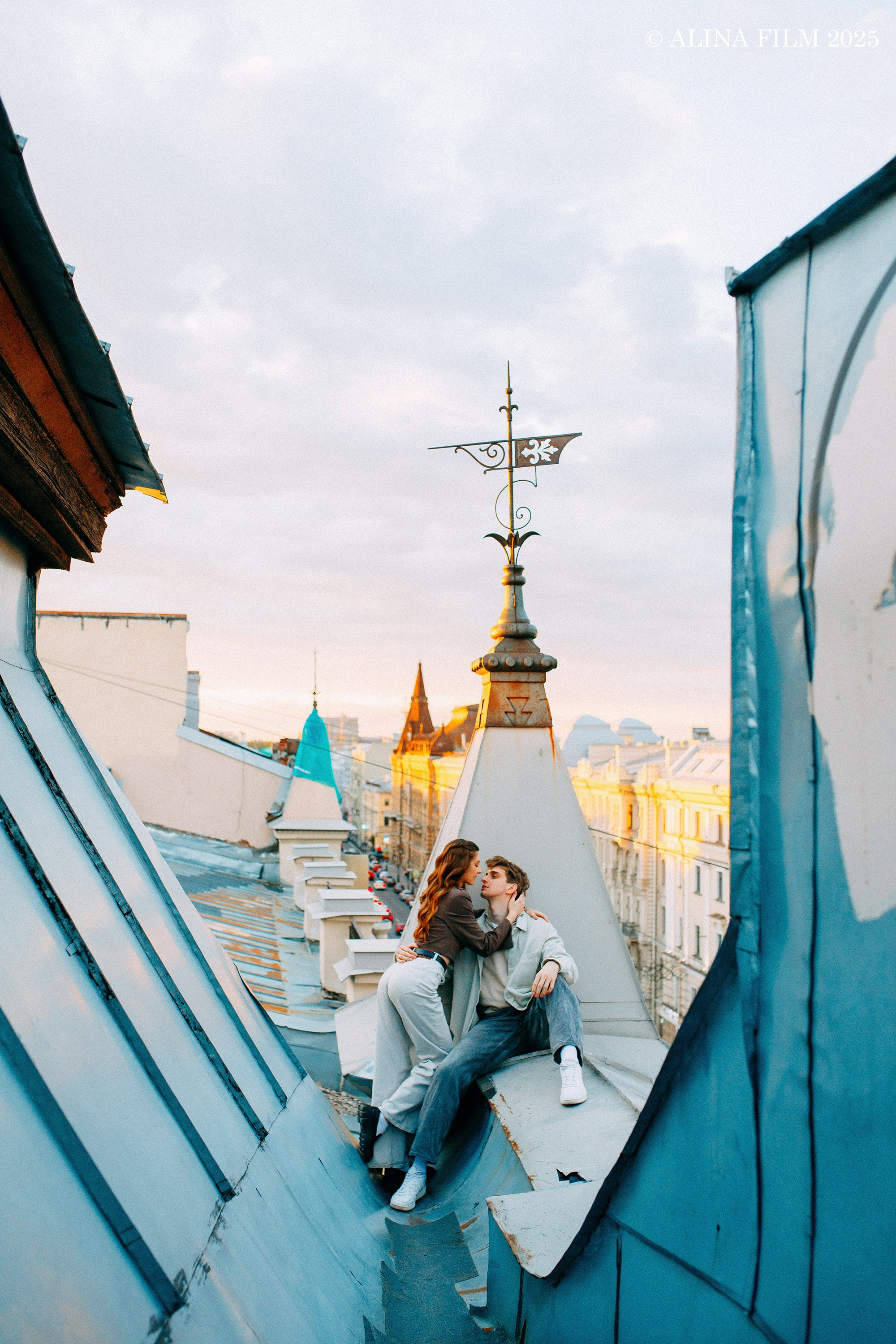 Фотосессия на крыше в Питере (лавстори). Фотограф в Санкт-Петербурге Alina Film
