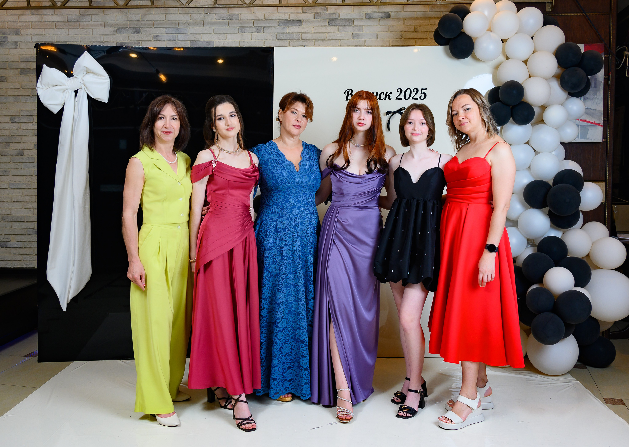 Выпускной 2025 11 кл. Семейный и детский фотограф в Новороссийске Лебедева Елена