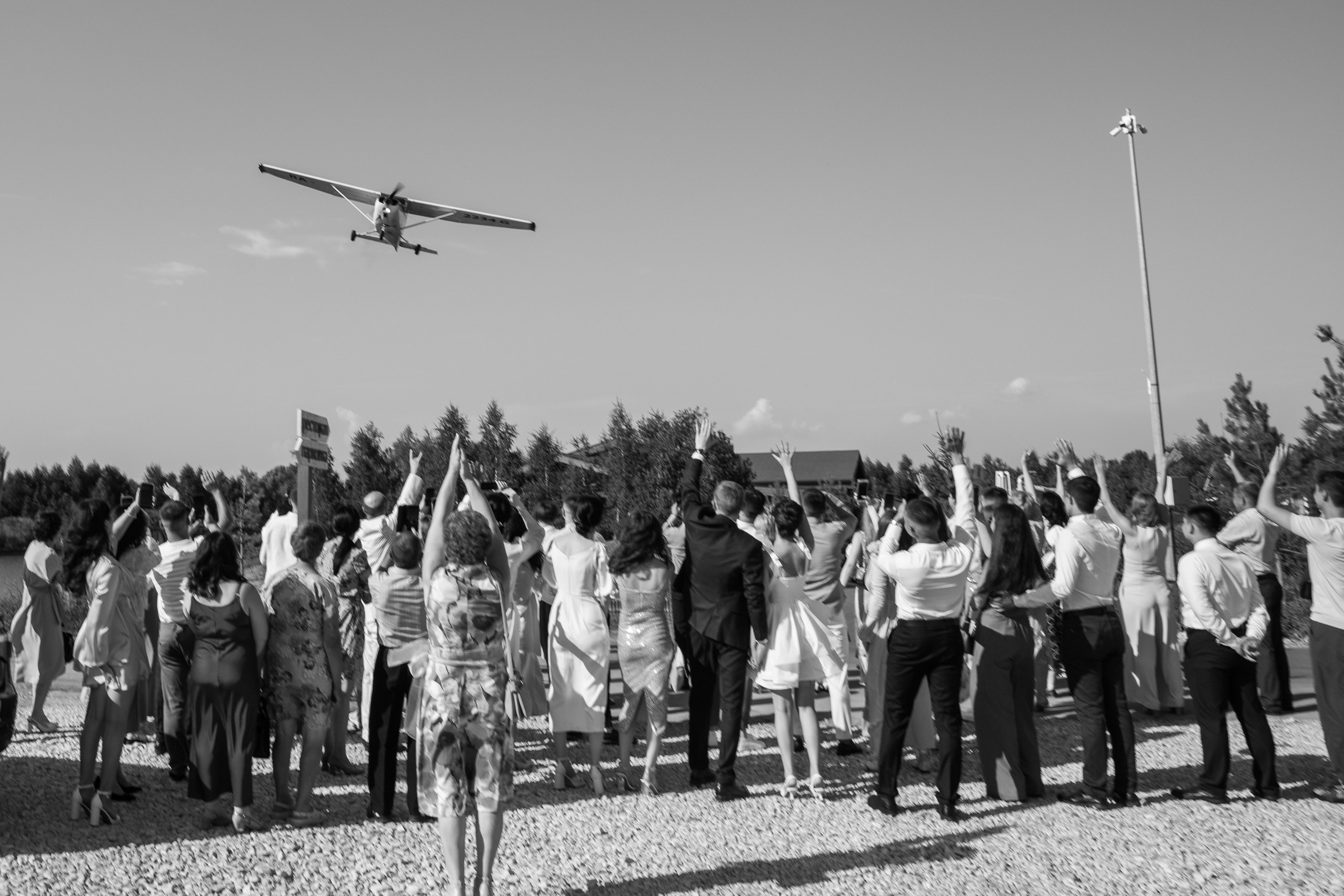 First of all, it's not the planes. Свадебный фотограф в Казани, РТ, РФ Миннуллин Динар