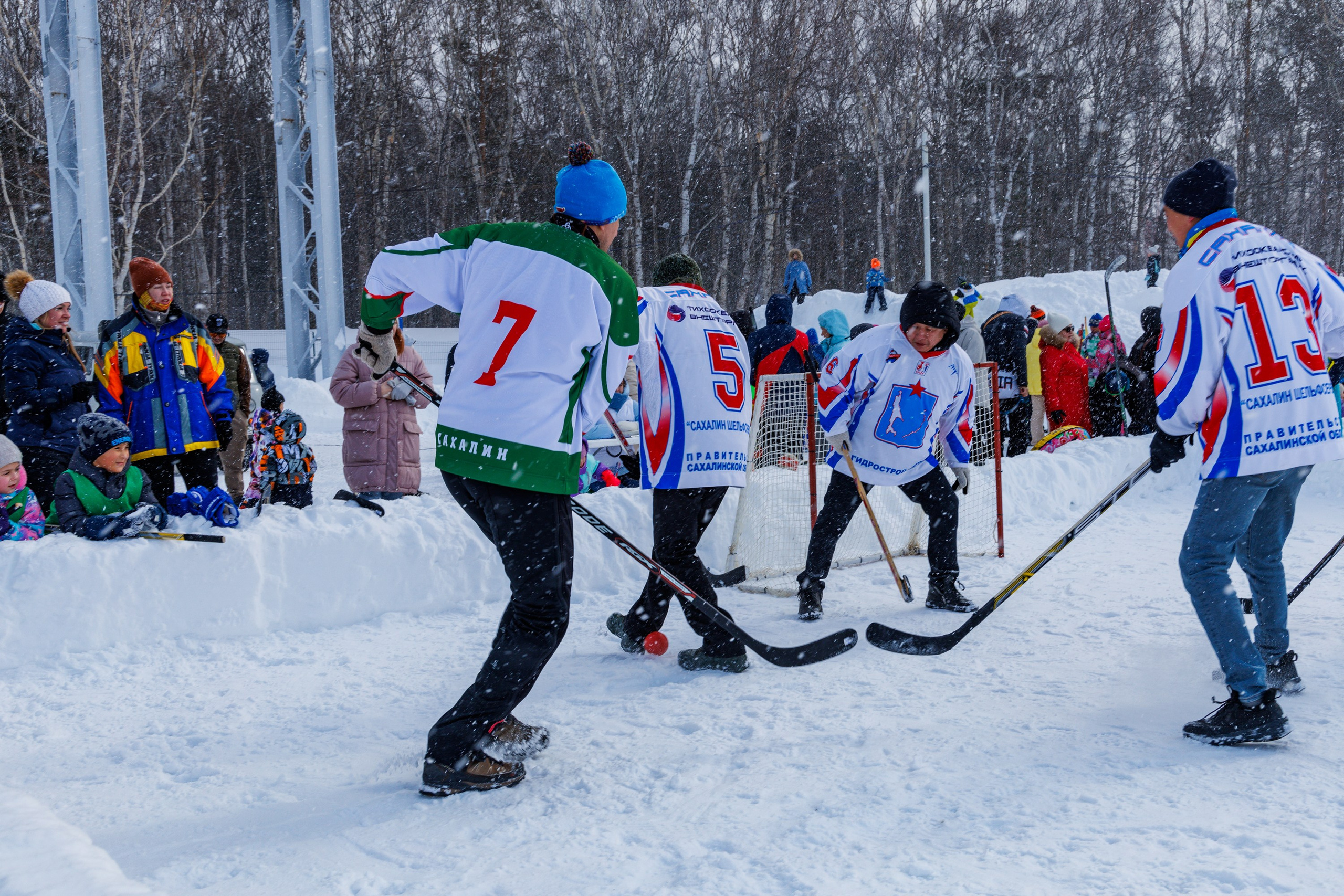 XIII чемпионат  по «ХОККЕЮ В ВАЛЕНКАХ». Свадебный, семейный и репортажный фотограф в Южно-Сахалинске Артур Петросян