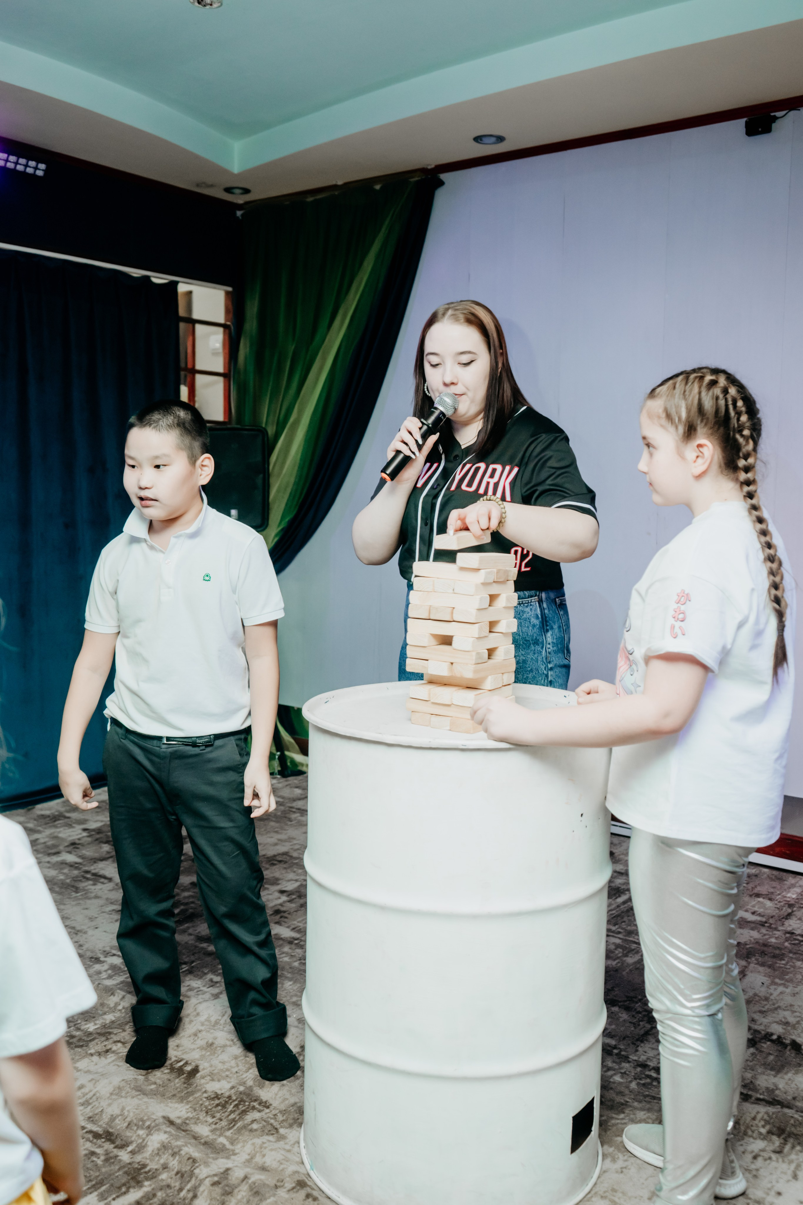 Детский фотограф в Улан-Удэ. сьемка утренников, школьных выпускных и детских праздников. Фотограф в Улан-Удэ. Свадебный фотограф в Улан-Удэ