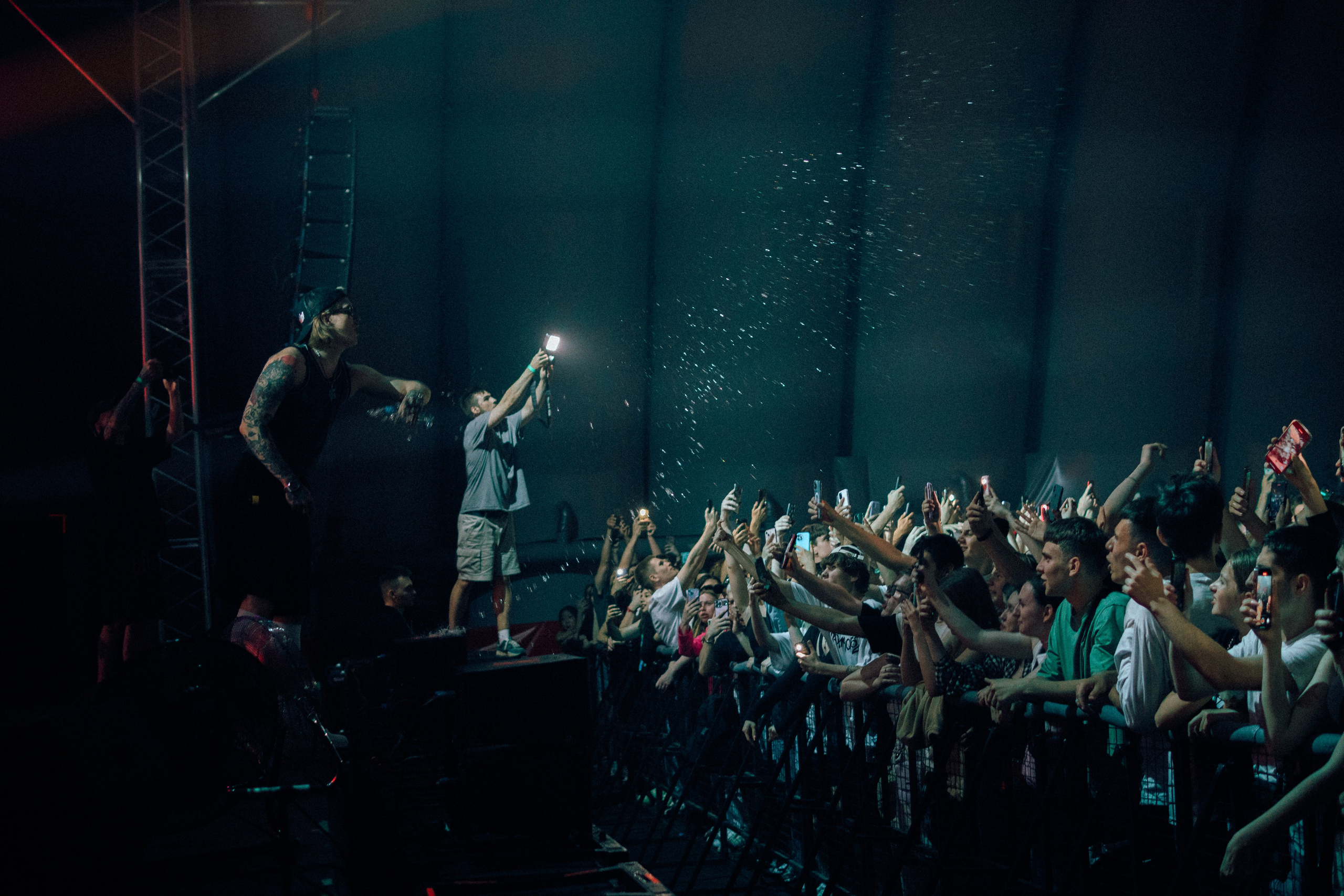 Концерт SODA LUV. Фотограф в Ростове-на-Дону Игорь Апасеев