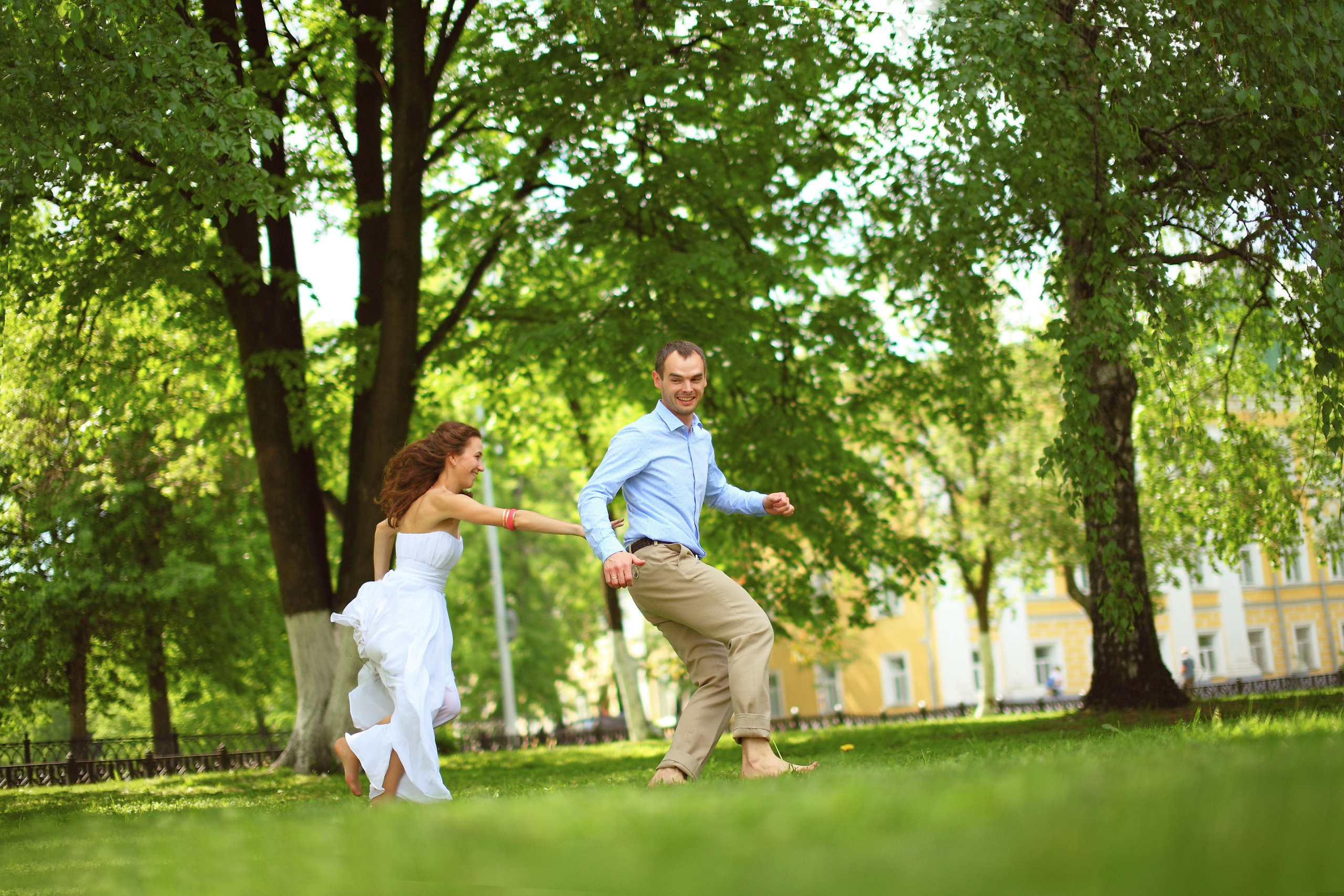 Душевная фотосессия пары в поле. Свадебный и репортажный фотограф в Ярославле и Санкт-Петербурге Роман Микрюков