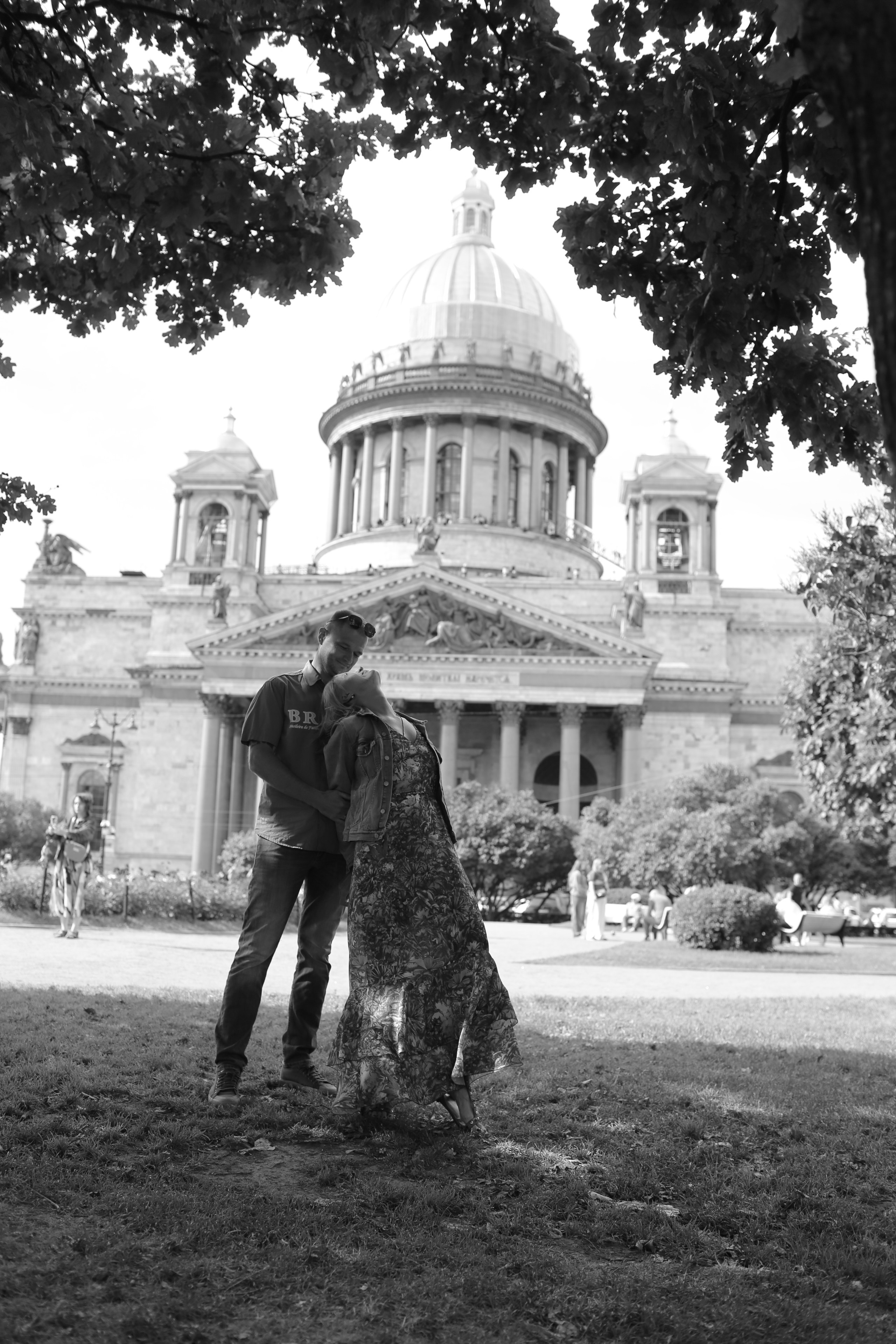Фотосессия влюбленных Лёши и Оли в Питере. Свадебный и репортажный фотограф в Ярославле и Санкт-Петербурге Роман Микрюков