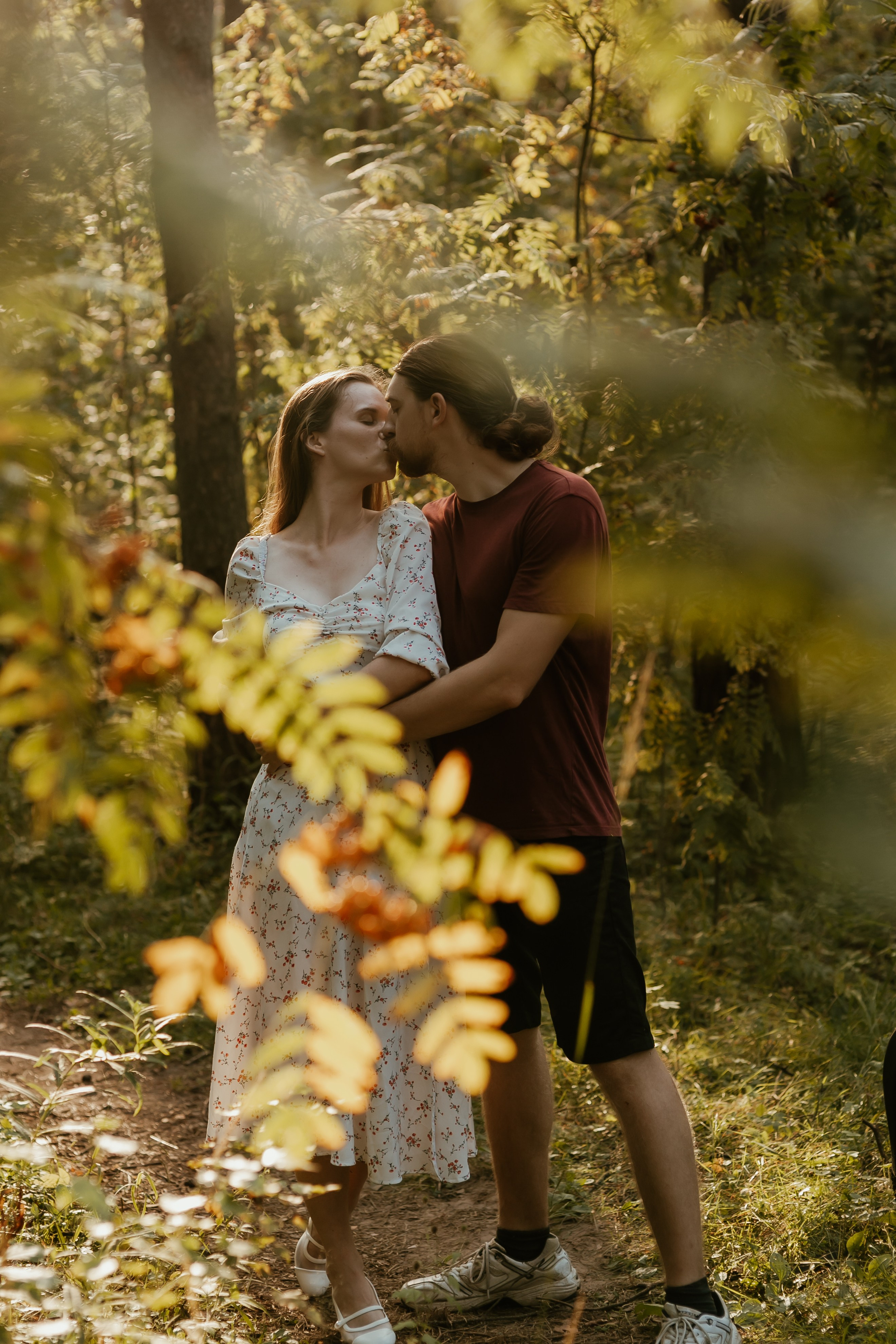 Атмосферная съемка Маши и Лёши в лесу наедине с природой. Свадебный и репортажный фотограф в Ярославле и Санкт-Петербурге Роман Микрюков
