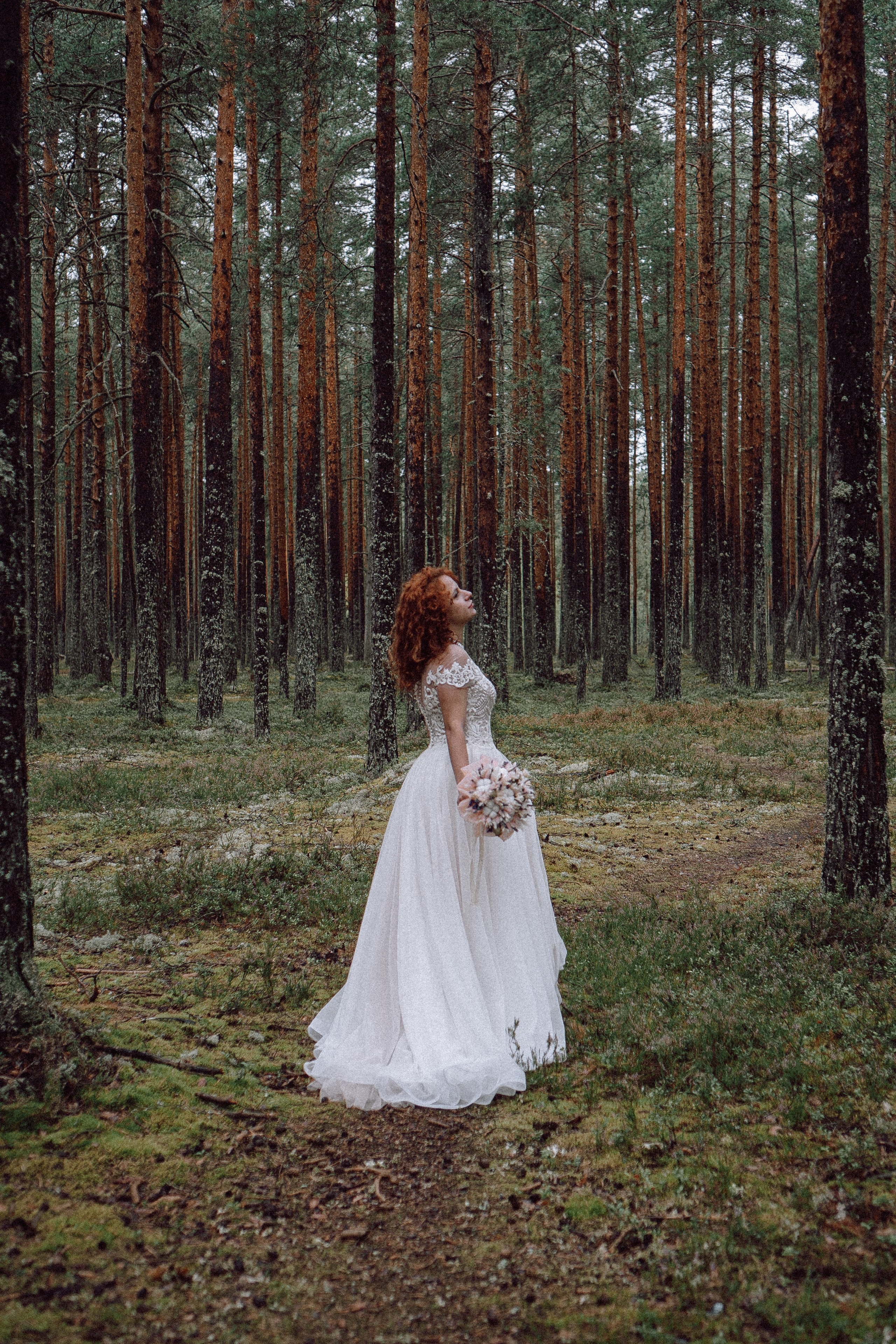 СВАДЕБНАЯ ФОТОСЕССИИЯ ПАРЫ В ГОРОДЕ ПРИОЗЕРСК В СОСНОВОМ ЛЕСУ И С ПИКАПОМ. Профессиональный фотограф, Санкт-Петербург — Виктория Богомолова