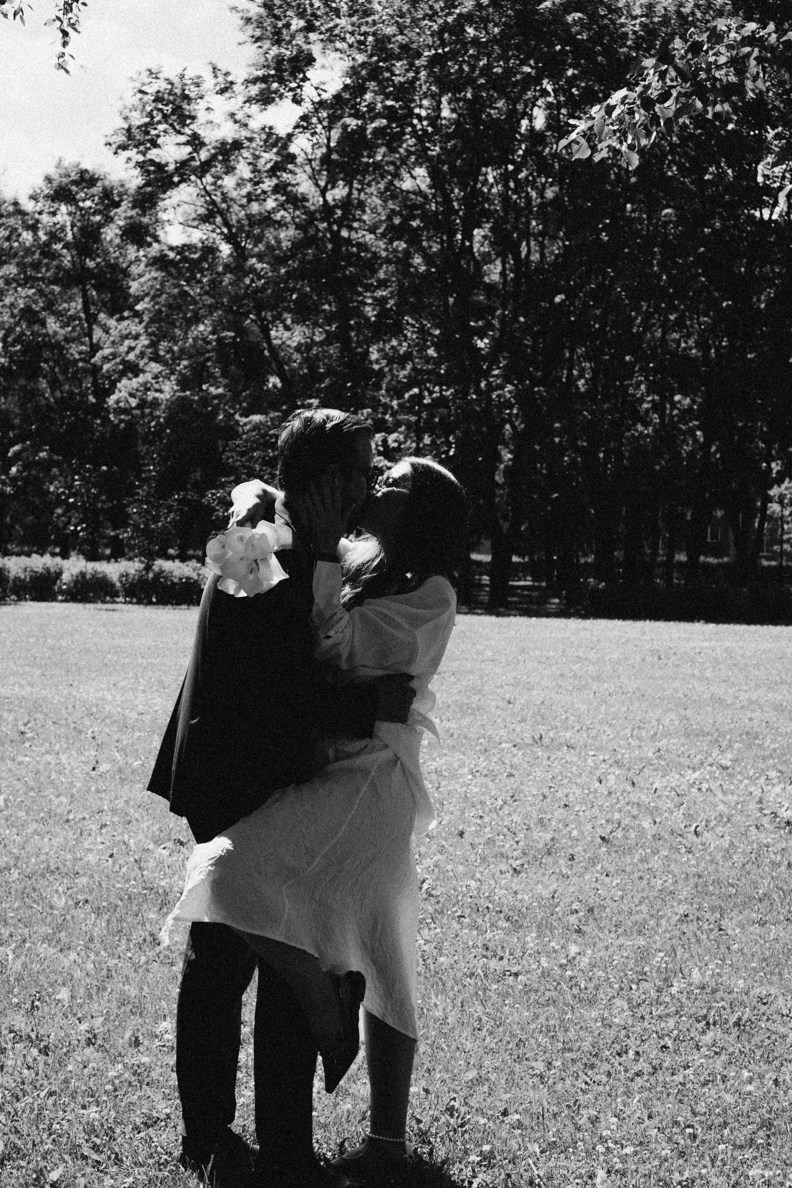 СВАДЕБНАЯ СЬЕМКА В ПАРКЕ ПОБЕДЫ И ПРОГУЛКА ПО МОСКОВСКОМУ ПРОСПЕКТУ. Профессиональный фотограф, Санкт-Петербург — Виктория Богомолова