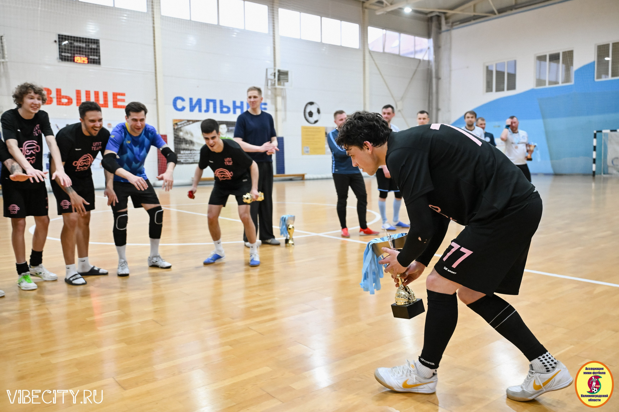 8 тур Корпоративной Бизнес-Лиги по футзалу. VIBECITY.RU Вайб Сити Ру Фоторепортажи Фотоотчеты Калининград