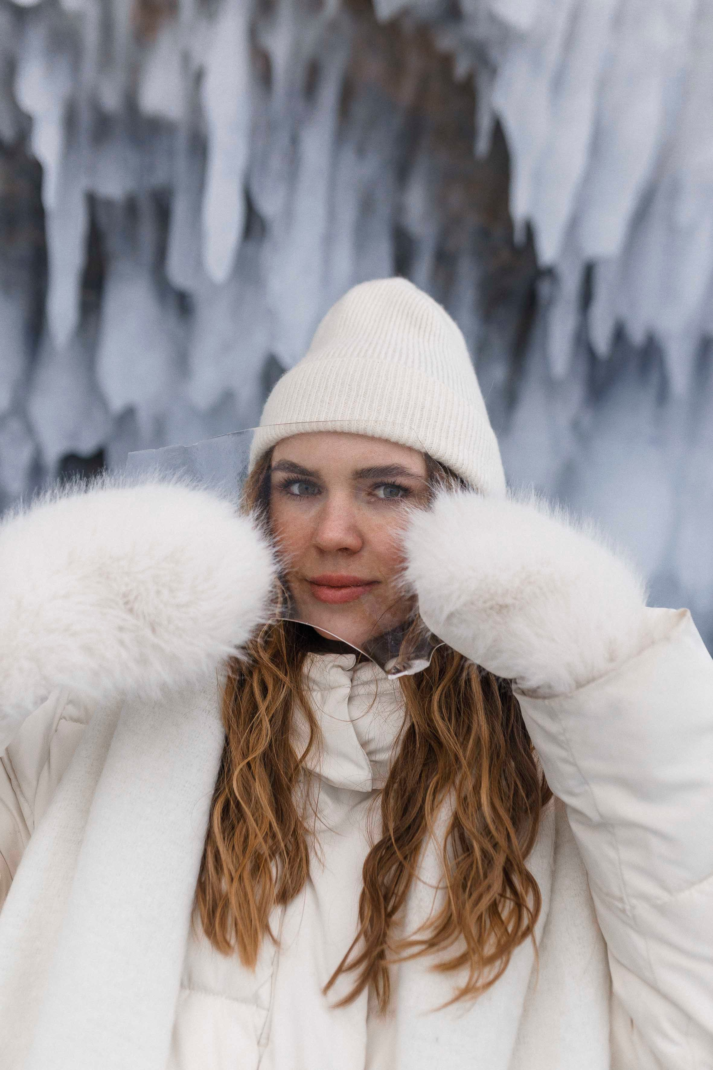 Весь день на льду. Фотограф Ольхон, Регина