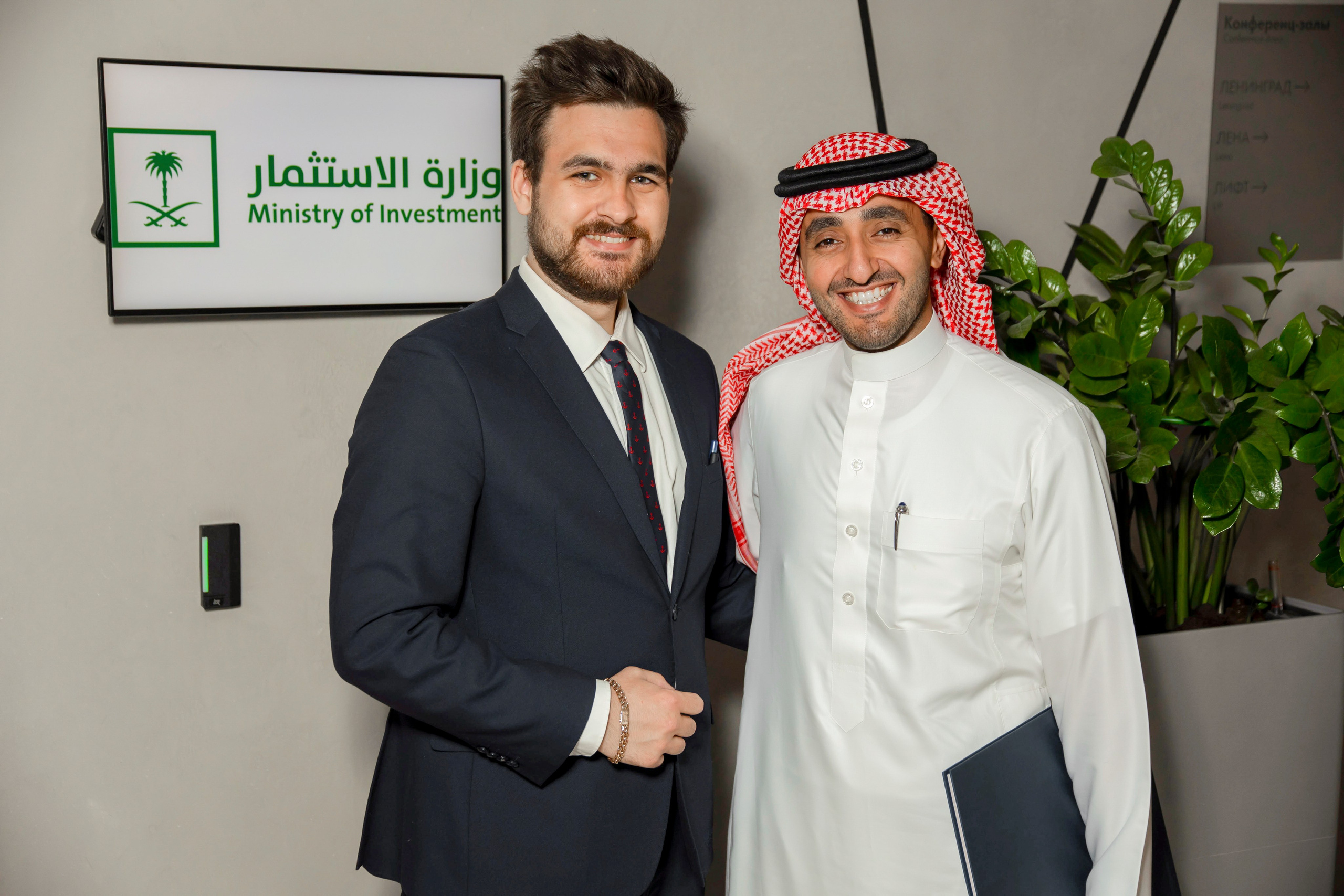 ПМЭФ 2025 делегация из Саудовской Аравии. Фотограф на праздник, корпоратив, День Рождения и Юбилей в г. Санкт-Петербурге Алексей Анкушев