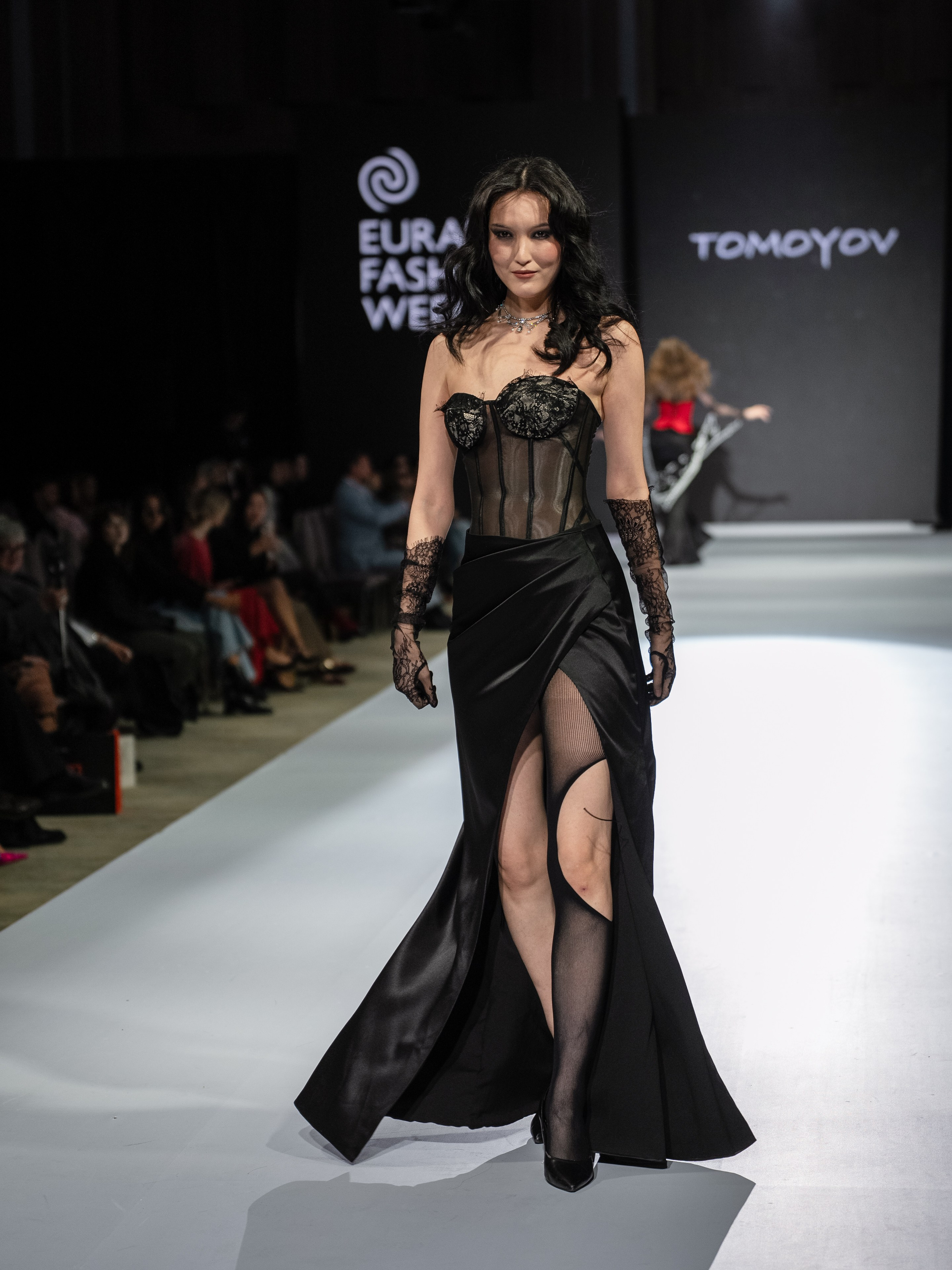 Eurasia Fashion Week Tomoyov. Сайт Алматинского НЮ АРТ, будуар и фэшн фотографа Дениса Карпенко