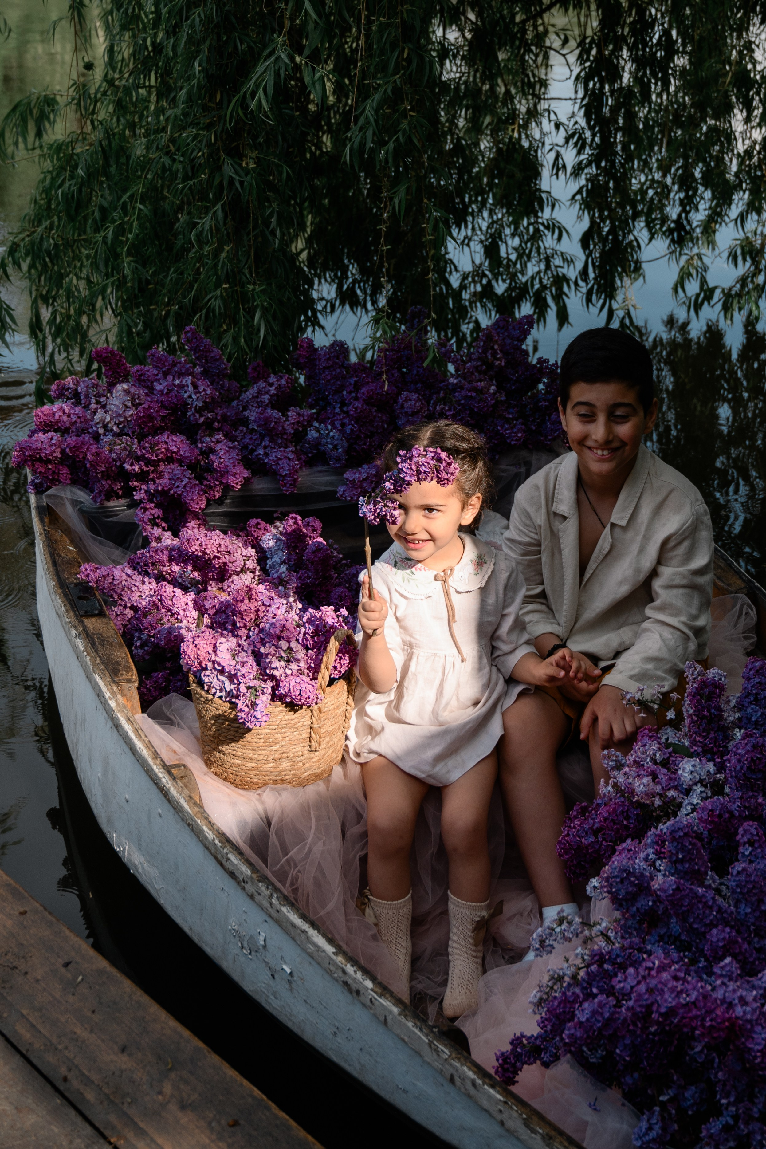 Лодка с сиренью. Фотограф в Ростове-на-Дону Оксана Филатьева