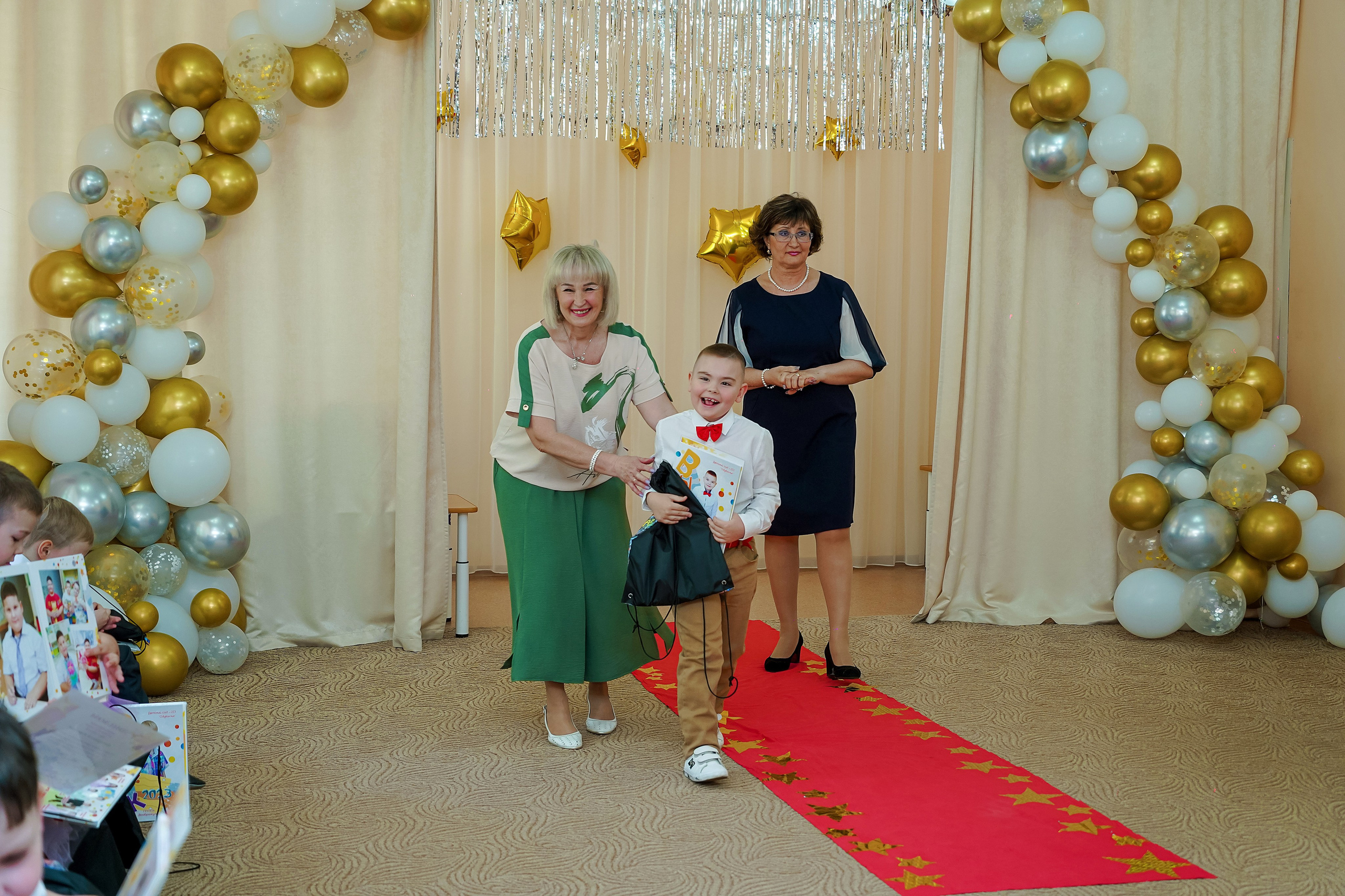 Фотосъемка видеосъёмка фотограф видеооператор новогодних утренников  в. Фотограф, видеооператор Нина Коршунова