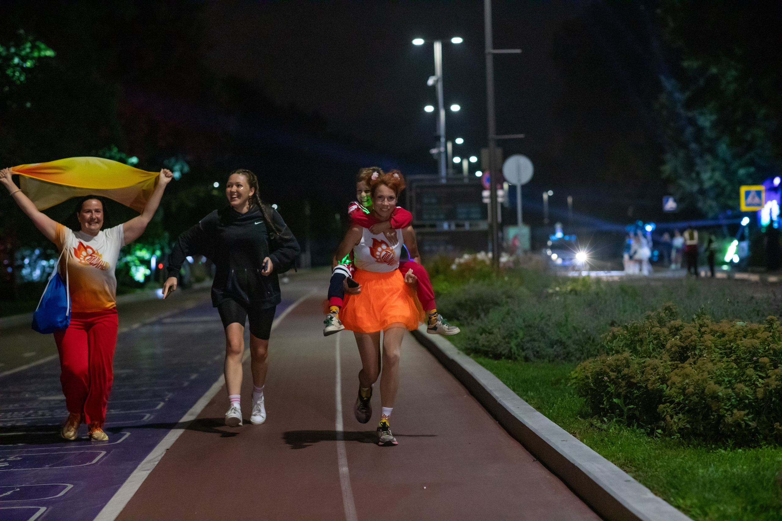 Самая крутая поддержка Ночного забега от 5 вёрст 03.08.24. Фотограф Сергей Ловкий
