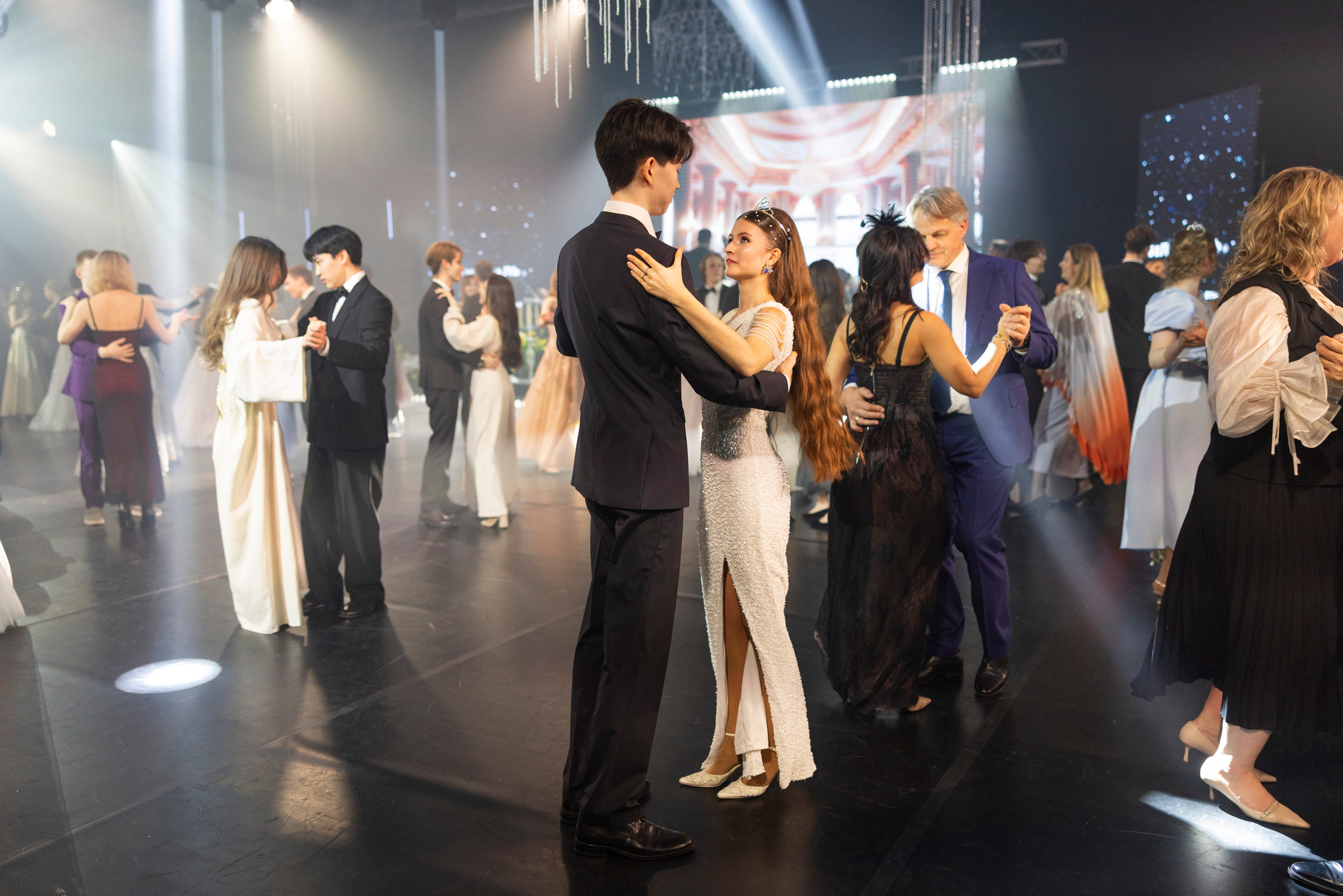 Бал Куркино. Фотограф Сергей Ловкий