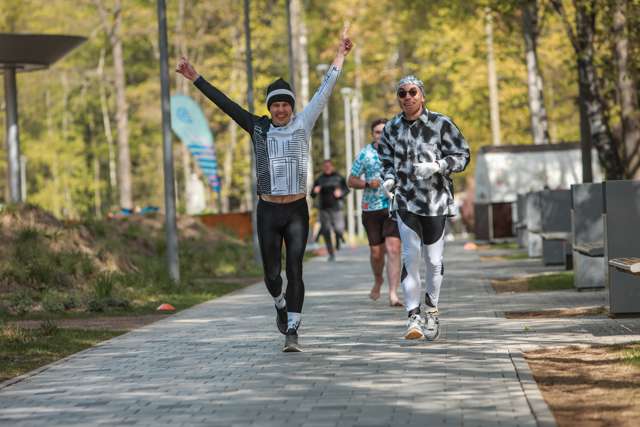 Черно-белый 101 забег 5 вёрст Химки. Фотограф Сергей Ловкий