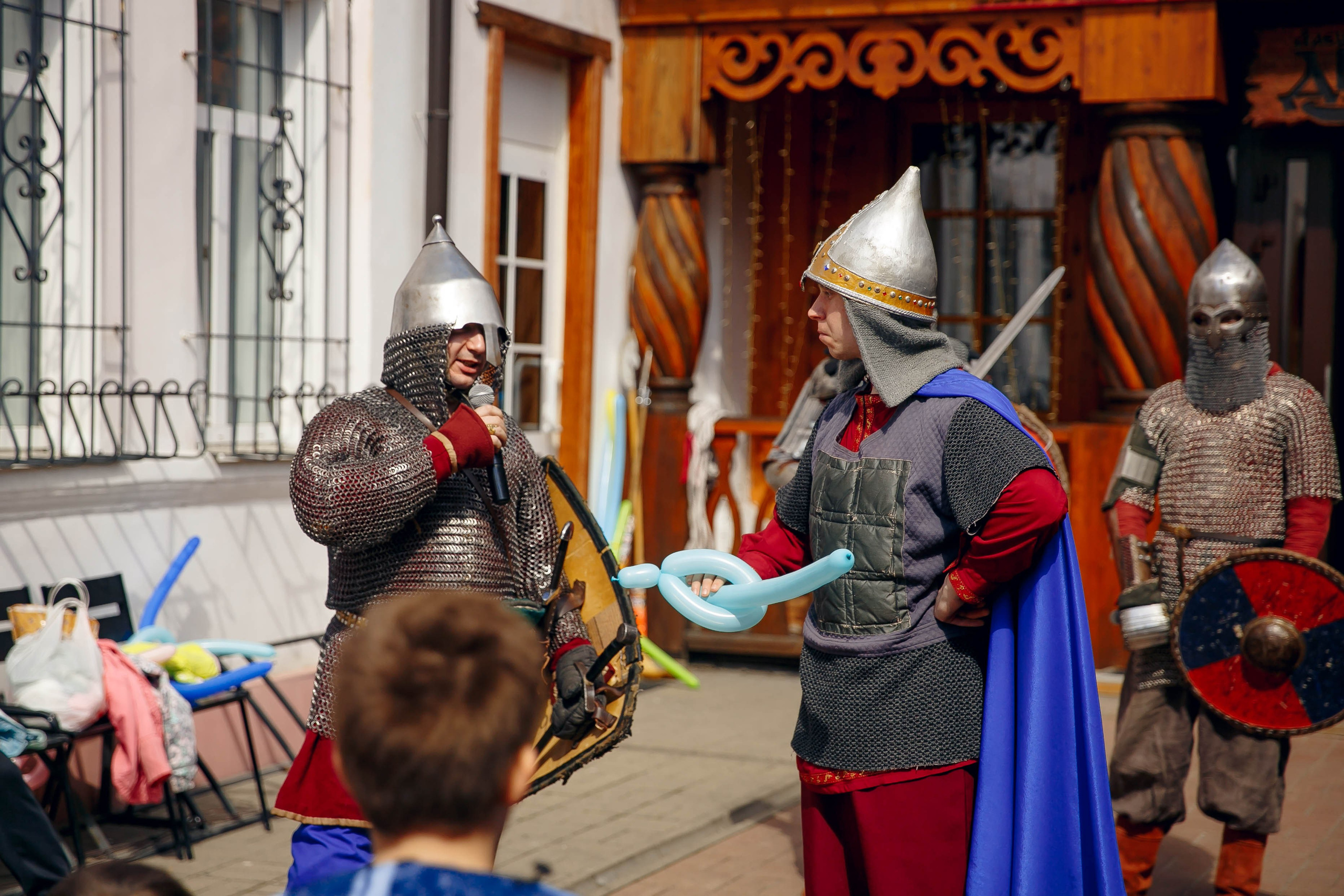 Алеша попович двор. Ваш репортажный фотограф Артемий Антонов