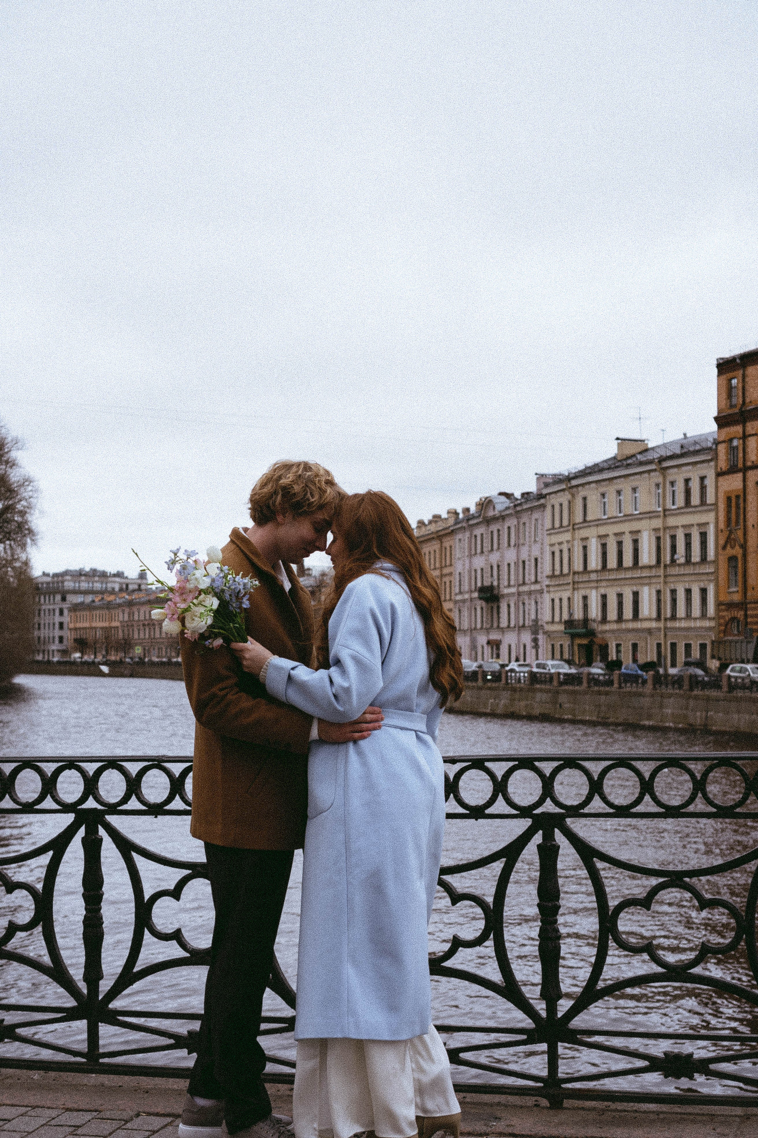 СВАДЕБНАЯ СЬЕМКА В ОТЕЛЕ. СБОРЫ ЖЕНИХА И НЕВЕСТЫ И ТАКЖЕ ТОР И ПОДГОТОВКА К ПРОГУЛКЕ И ПРОГУЛКА ПО ПЕТРОГРАДКЕ. Профессиональный фотограф, Санкт-Петербург — Виктория Богомолова