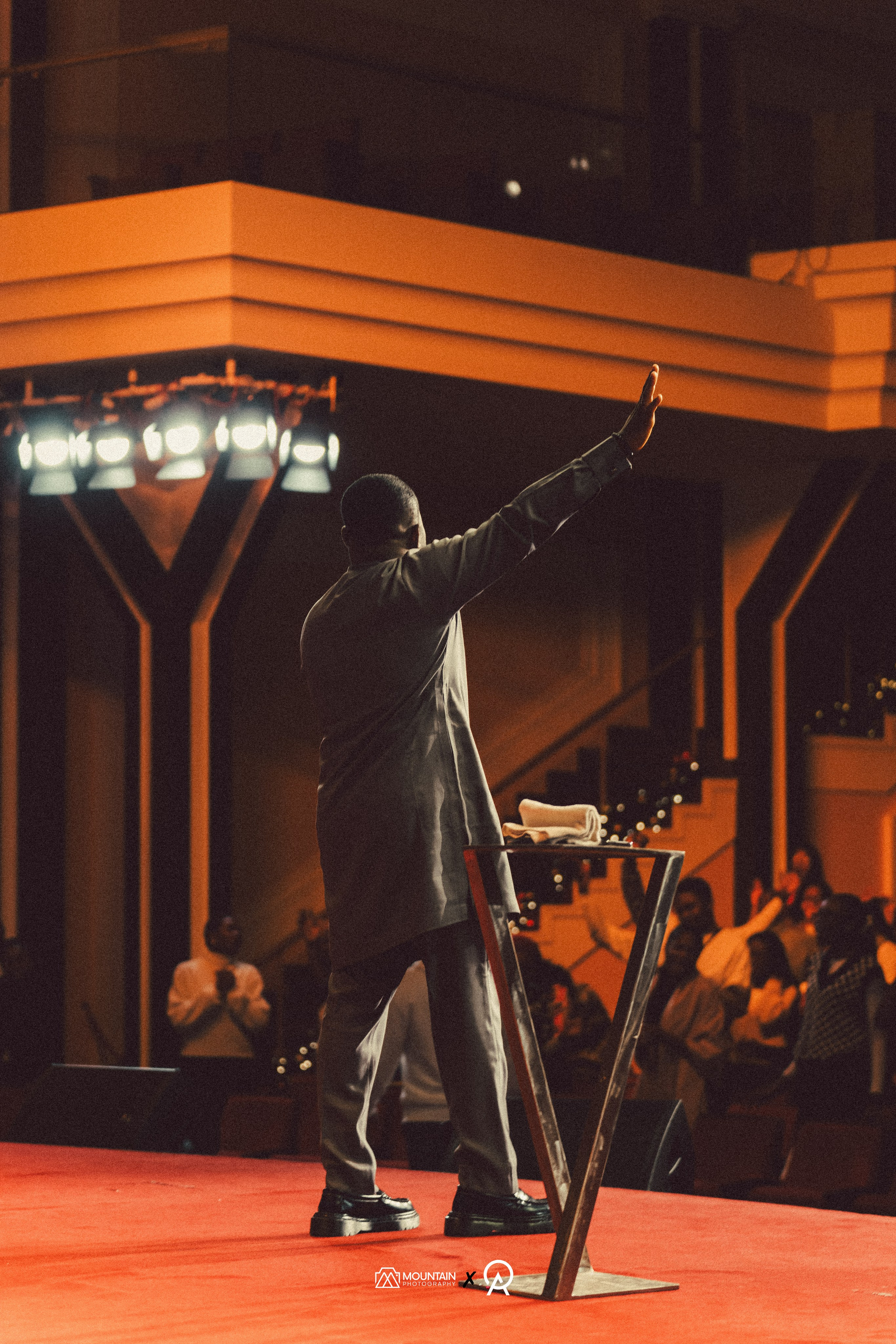 One Audience Gospel concert With Prospa Ochimana. Я занимаюсь событийной, свадебной, товарной, студийной… фотографией