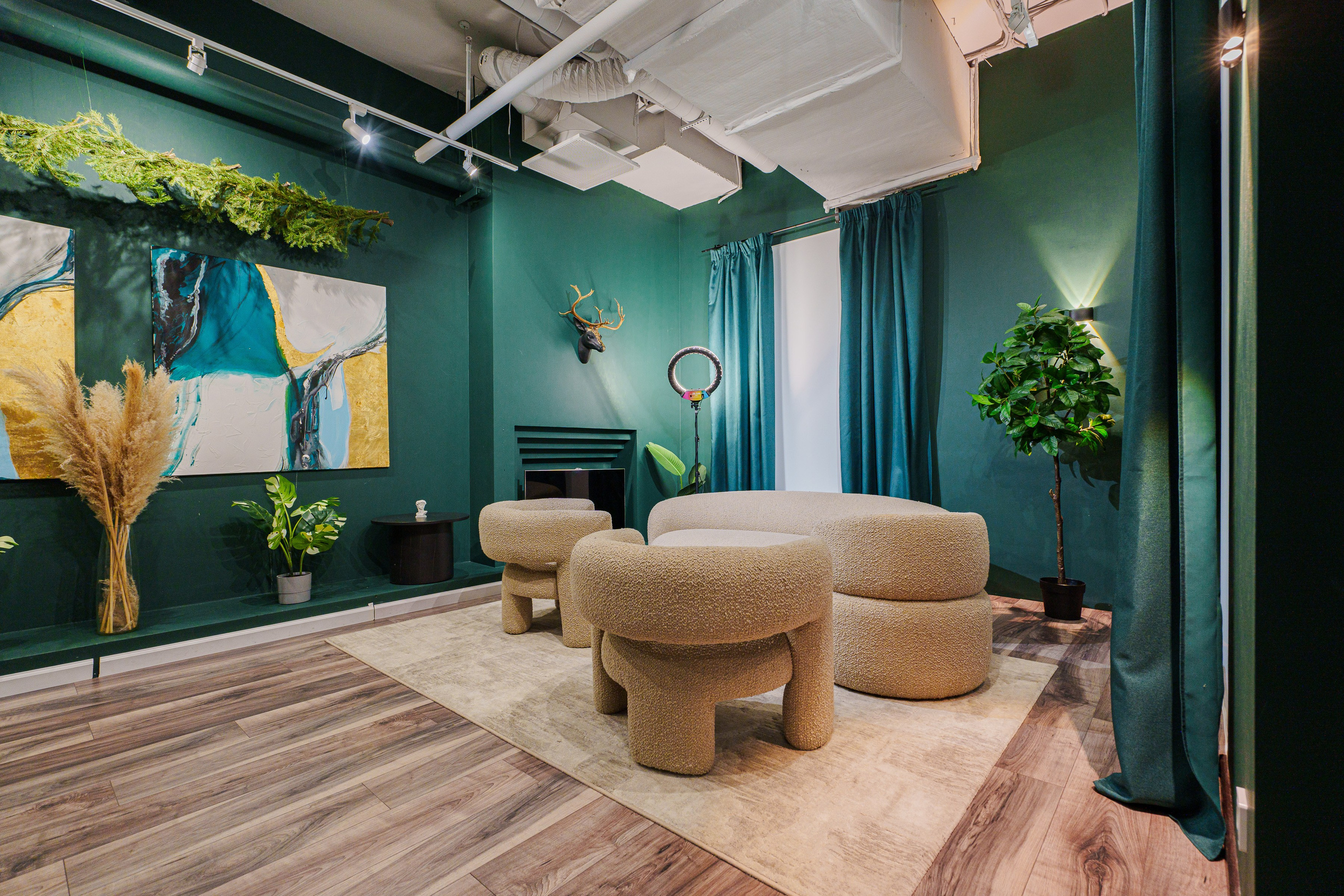 Фотостудия YOUR STORIES. Артур Каримов — Интерьерный фотограф в Екатеринбурге