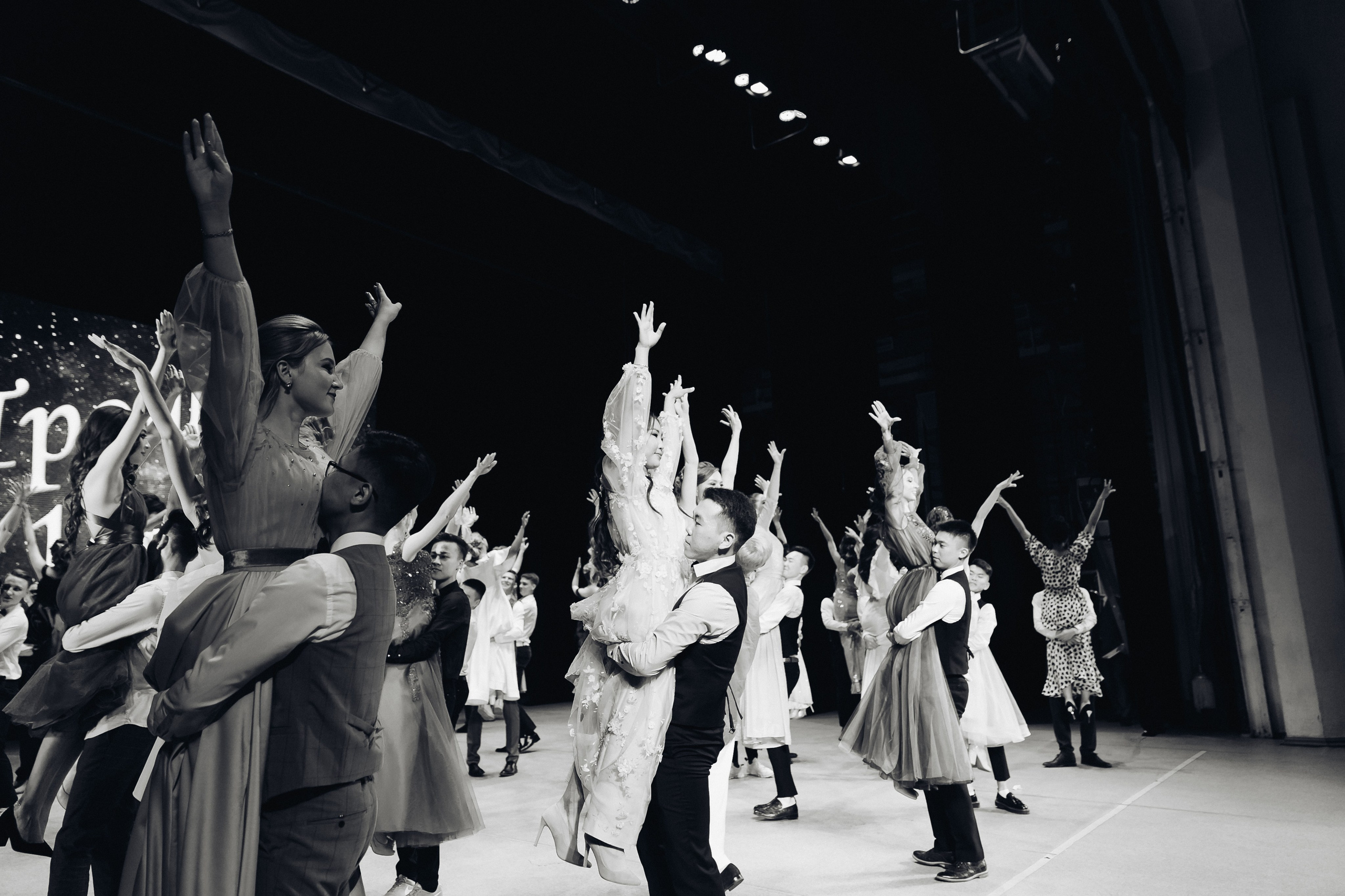 Вручение аттестатов 14 Гимназия. Свадебный и семейный фотограф в Улан-Удэ