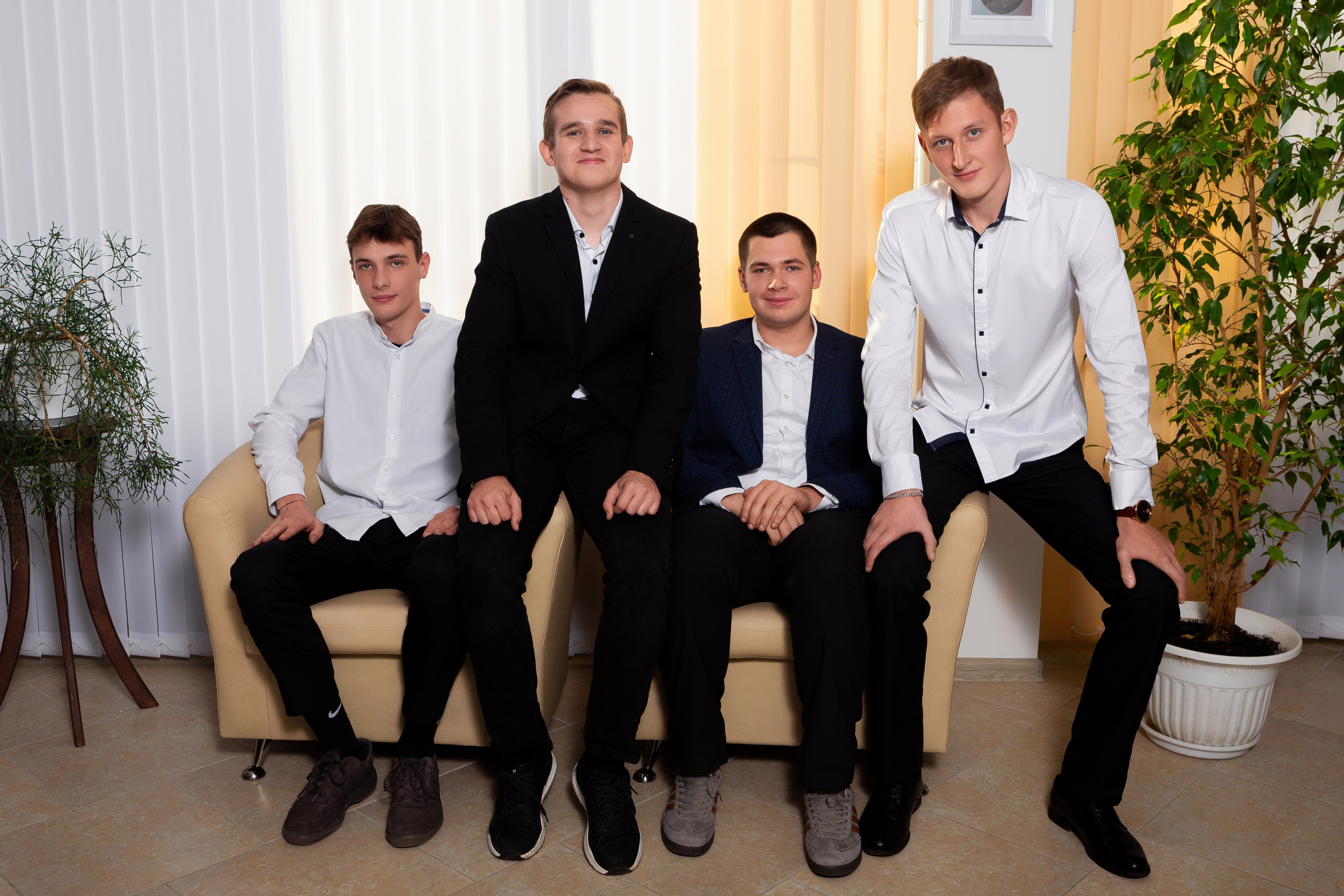 Фотосессия в Библиотеке для Учеников 11 Классов | Твой выпускной Альбом Мценск. ТВОЙ АЛЬБОМ / ТВОИ ПРАВИЛА