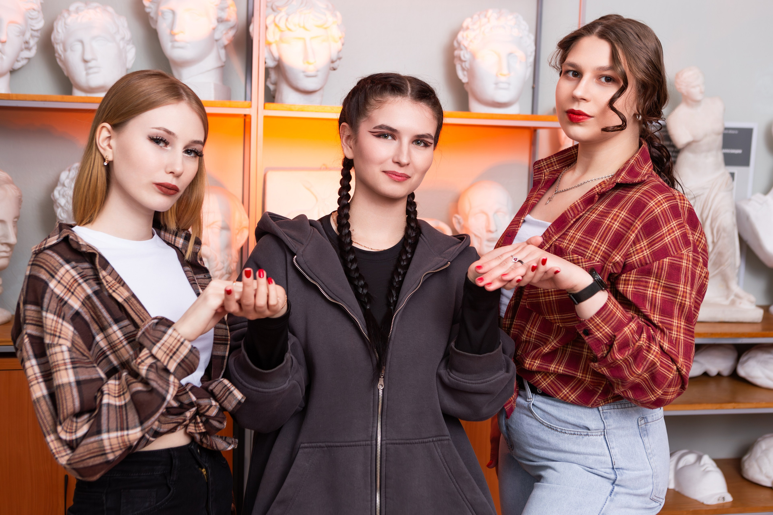 ФОТОСЕССИЯ В АУДИТОРИИ ДЛЯ БУДУЩИХ УЧИТЕЛЕЙ — выпускников Чернского профессионально-педагогического колледжа. ТВОЙ АЛЬБОМ / ТВОИ ПРАВИЛА