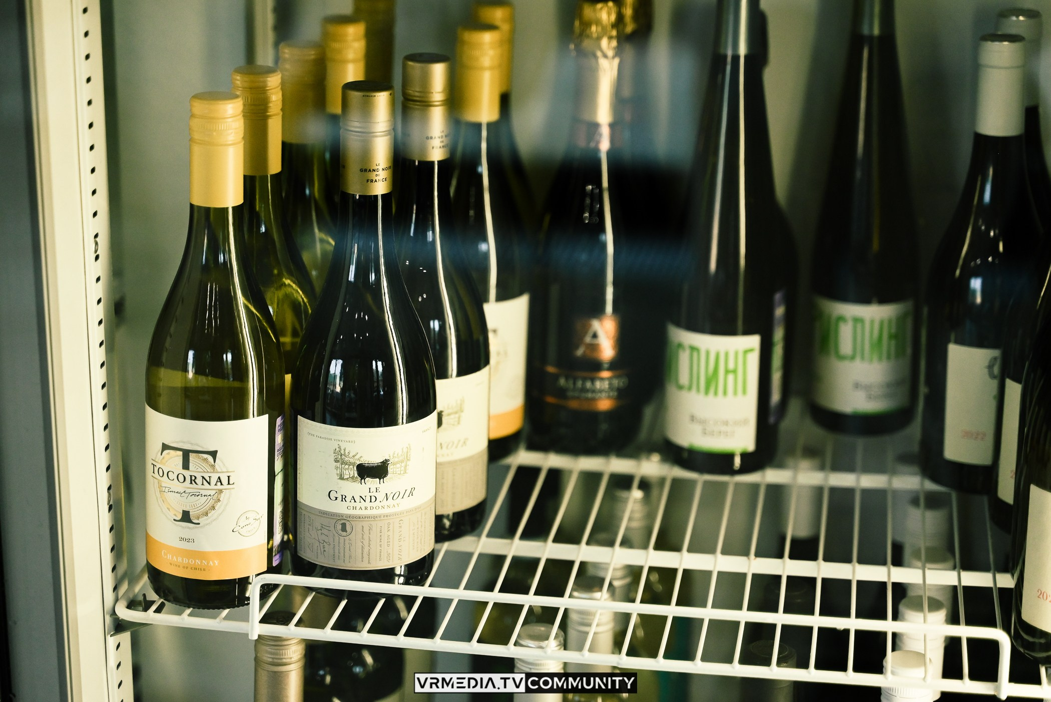 Ресторан «Volna»: Вокальный вечер на летней веранде «Хочу на дачу»