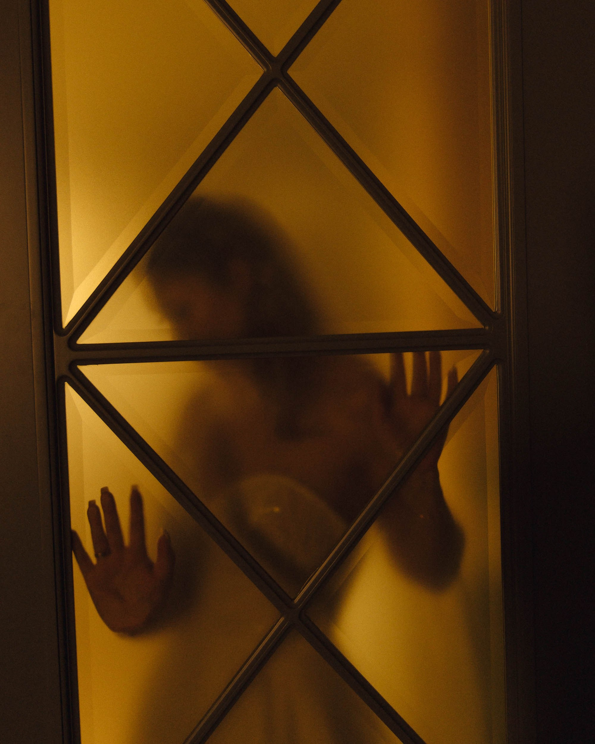 В отражениях друг друга. Свадебный фотограф Семен Матвин