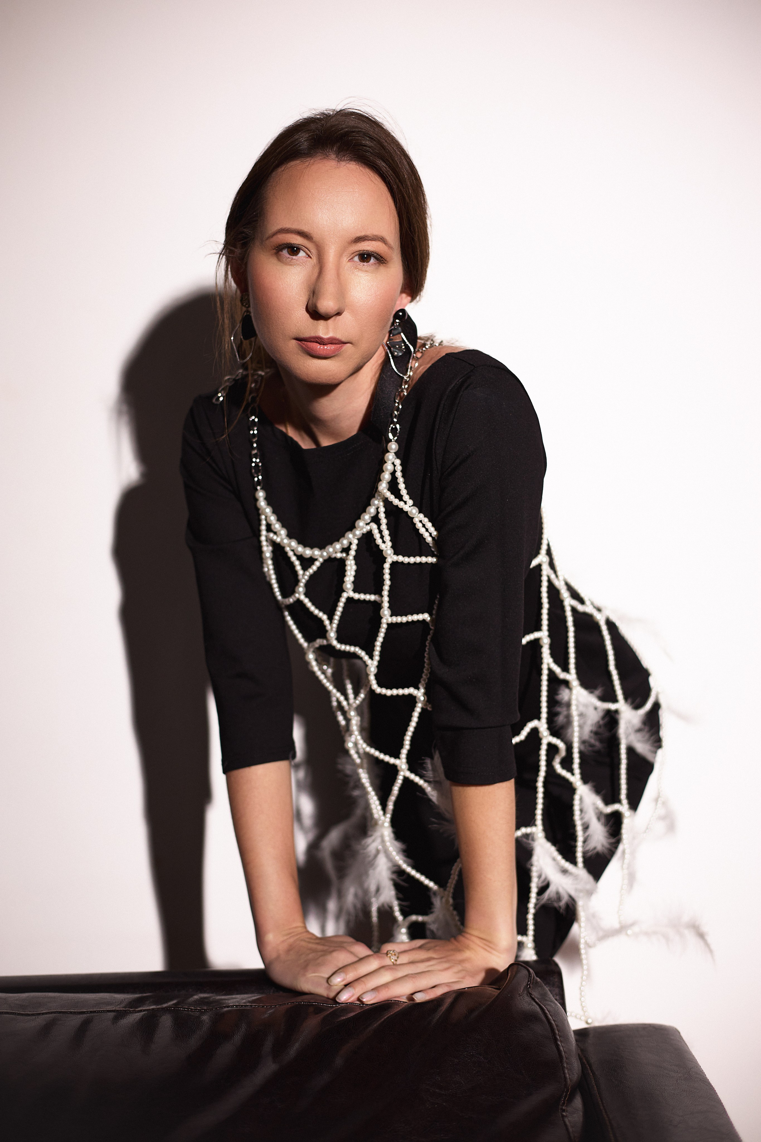 Жемчужное платье с перьями. Фотограф, мобилограф Ростов-на-Дону