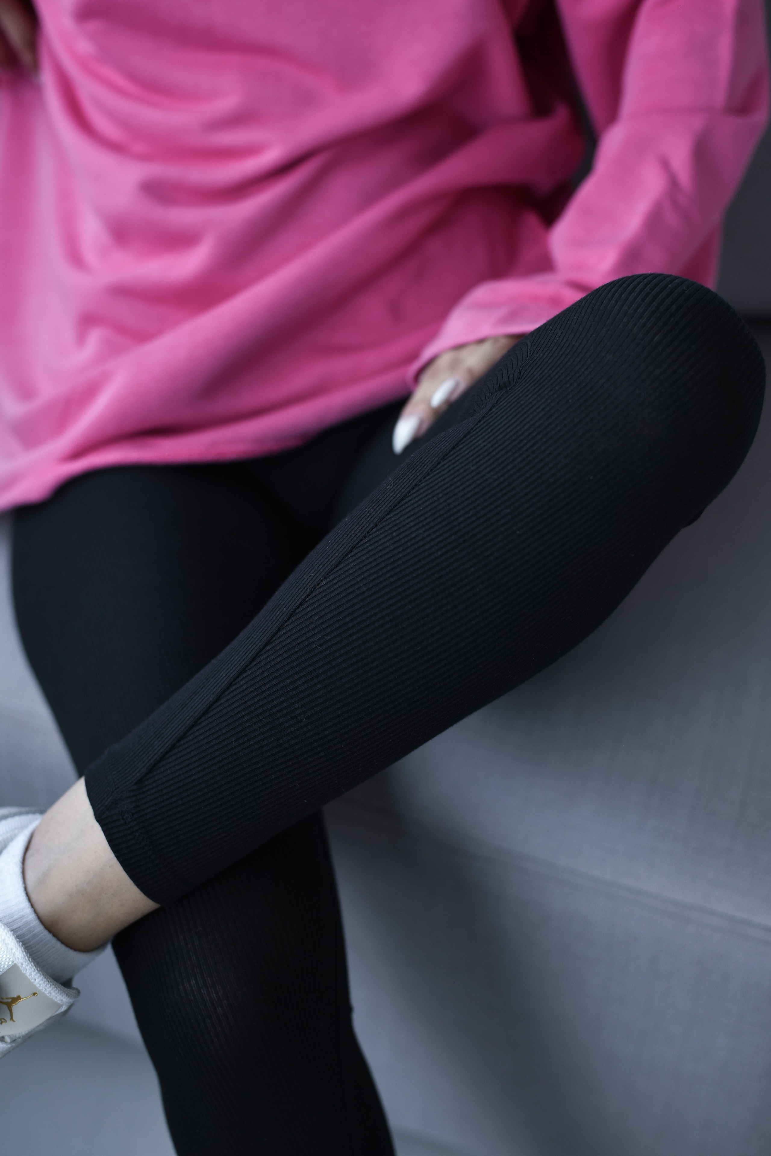 Кейс с леггинсами для вб. Фотограф Таина Комбарова