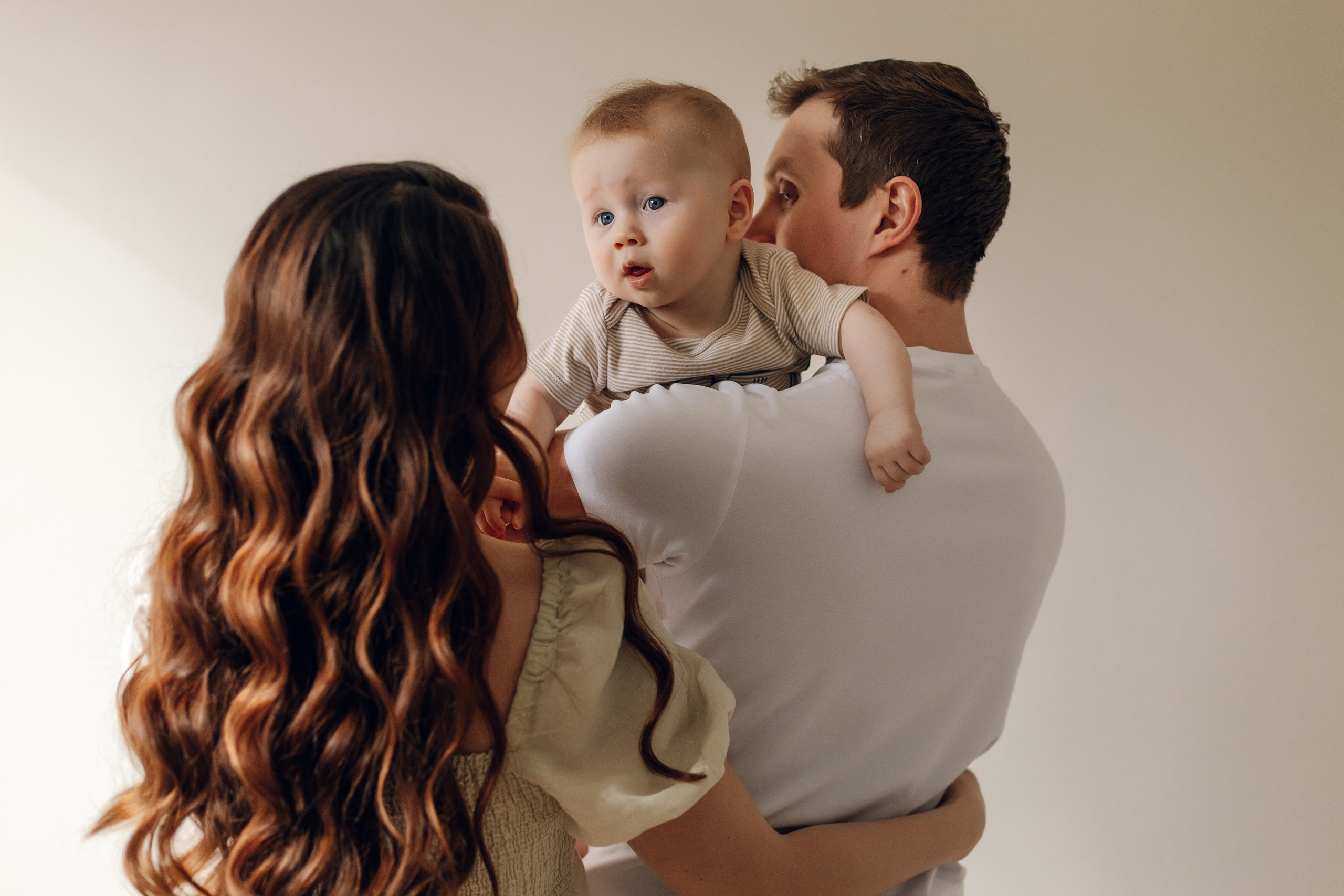 Домашняя фотосессия для Анастасии, Ильи и Егора. Свадебный и репортажный фотограф Ольга Шевелёва