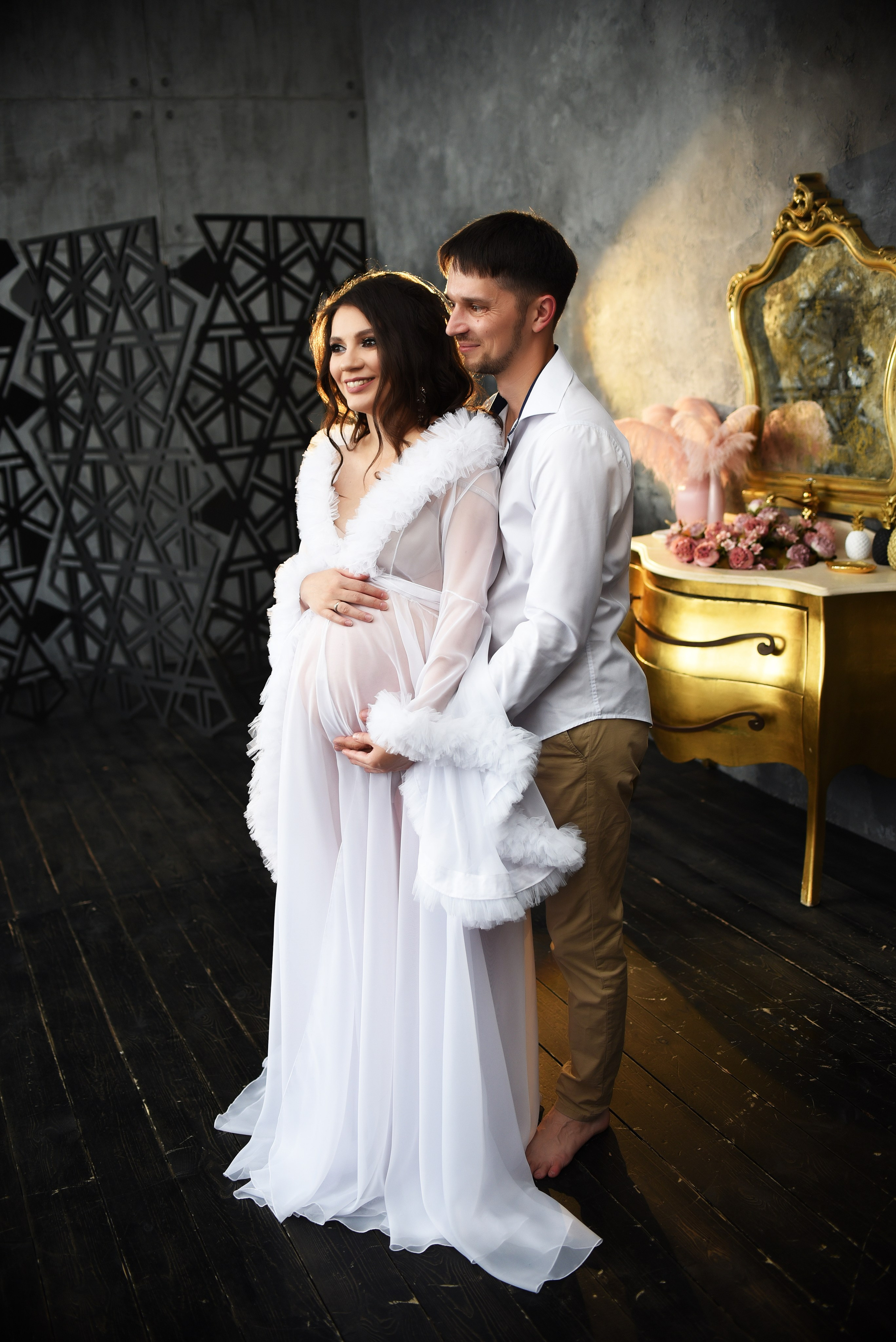Фотосессия беременности студийная съемка. Свадебный, семейный, детский, контент фотограф в Омске Максим Ильин