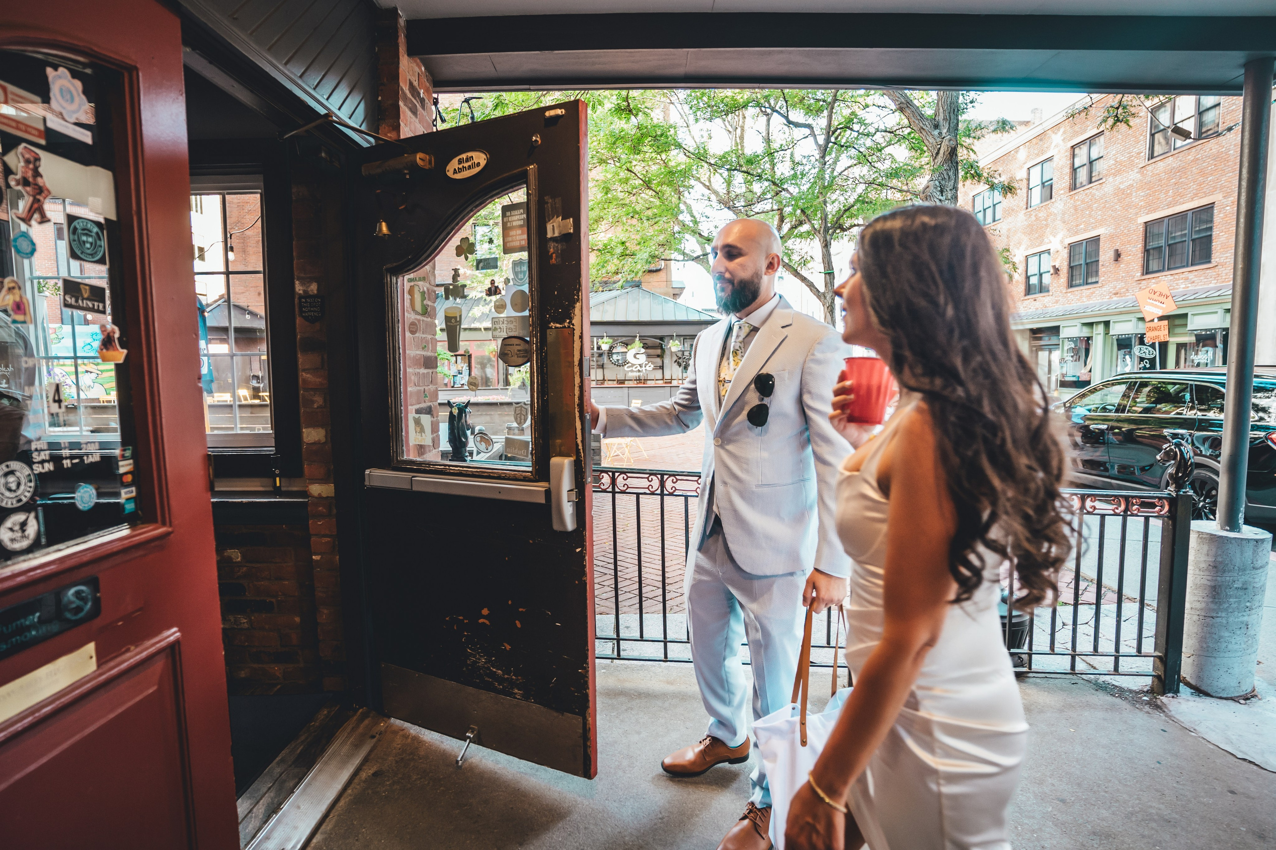 … Big day in a city. Golden Moments Editing — We do Wedding’s Retouch and Video Editing