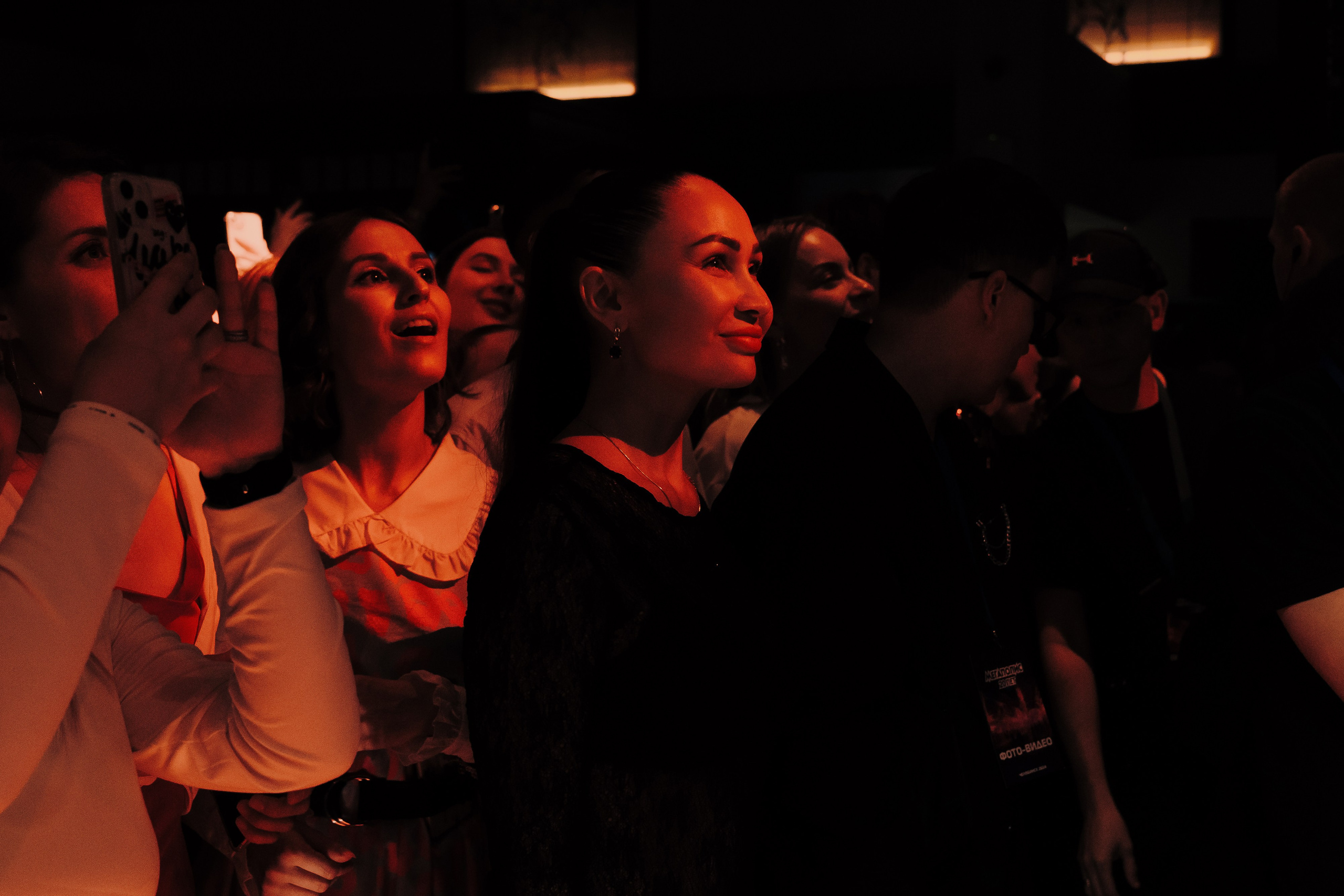 20 ЛЕТ МЕГАПОЛИС ЧЕЛЯБИНСК ХЕДЛАЙНЕР ЕЛКА. Репортажный фотограф Зуев Роман г. Челябинск