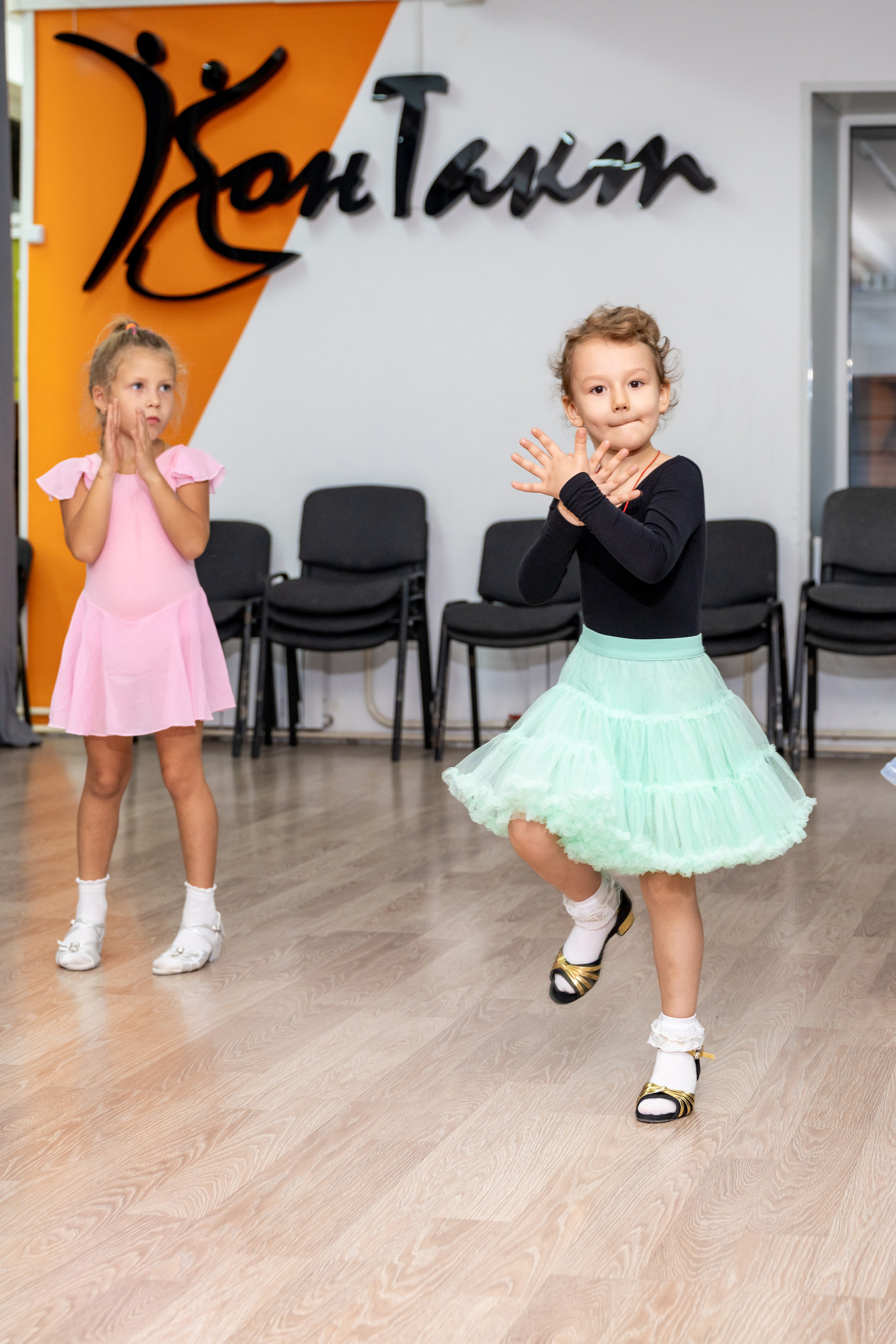 Группа 3-6 лет первый и второй год обучения. КонТакт — спортивные бальные танцы в Москве