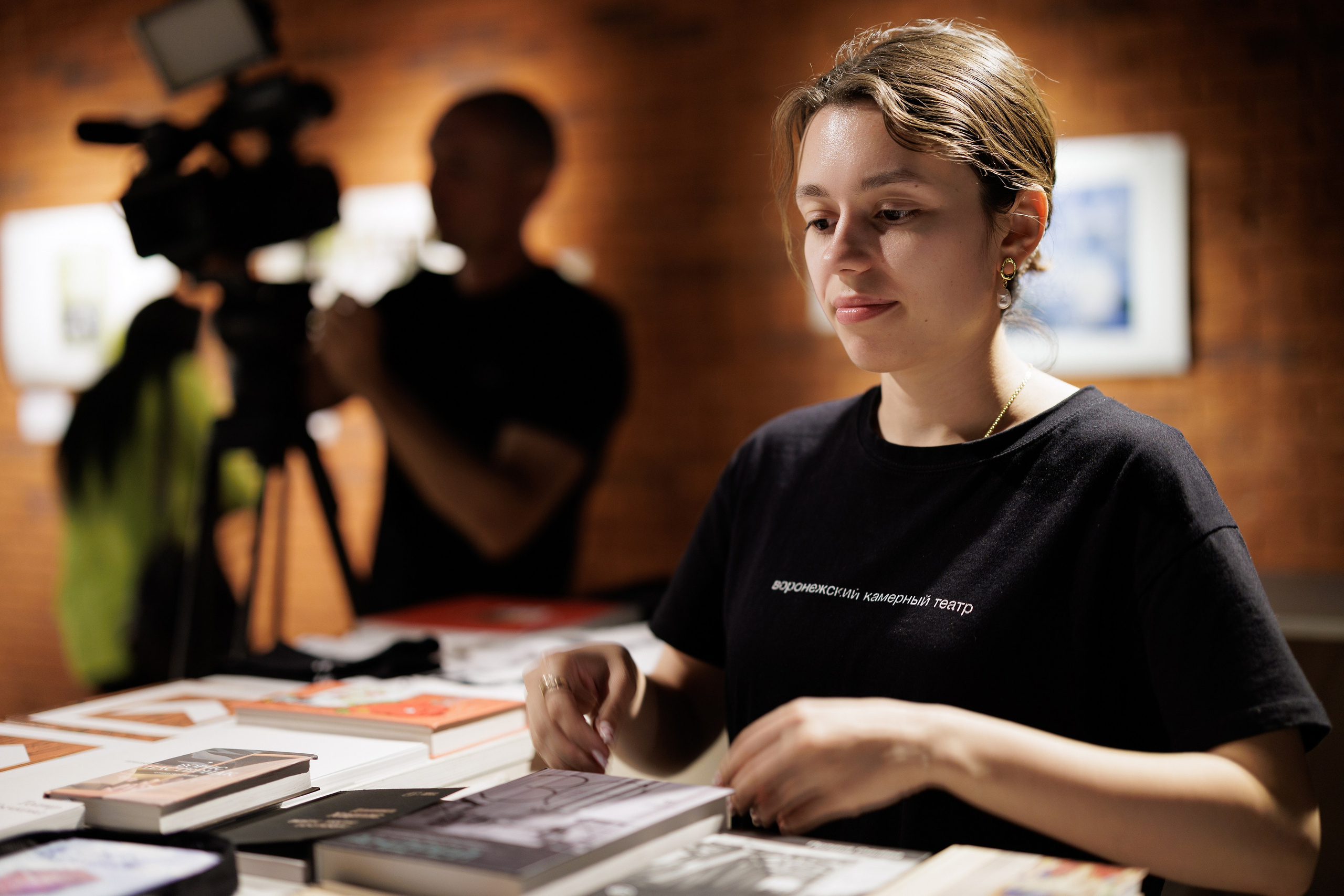 Открытие выставки художника Олега Даутова в Камерном театре. Фотограф в Воронеже Галина Фурсова