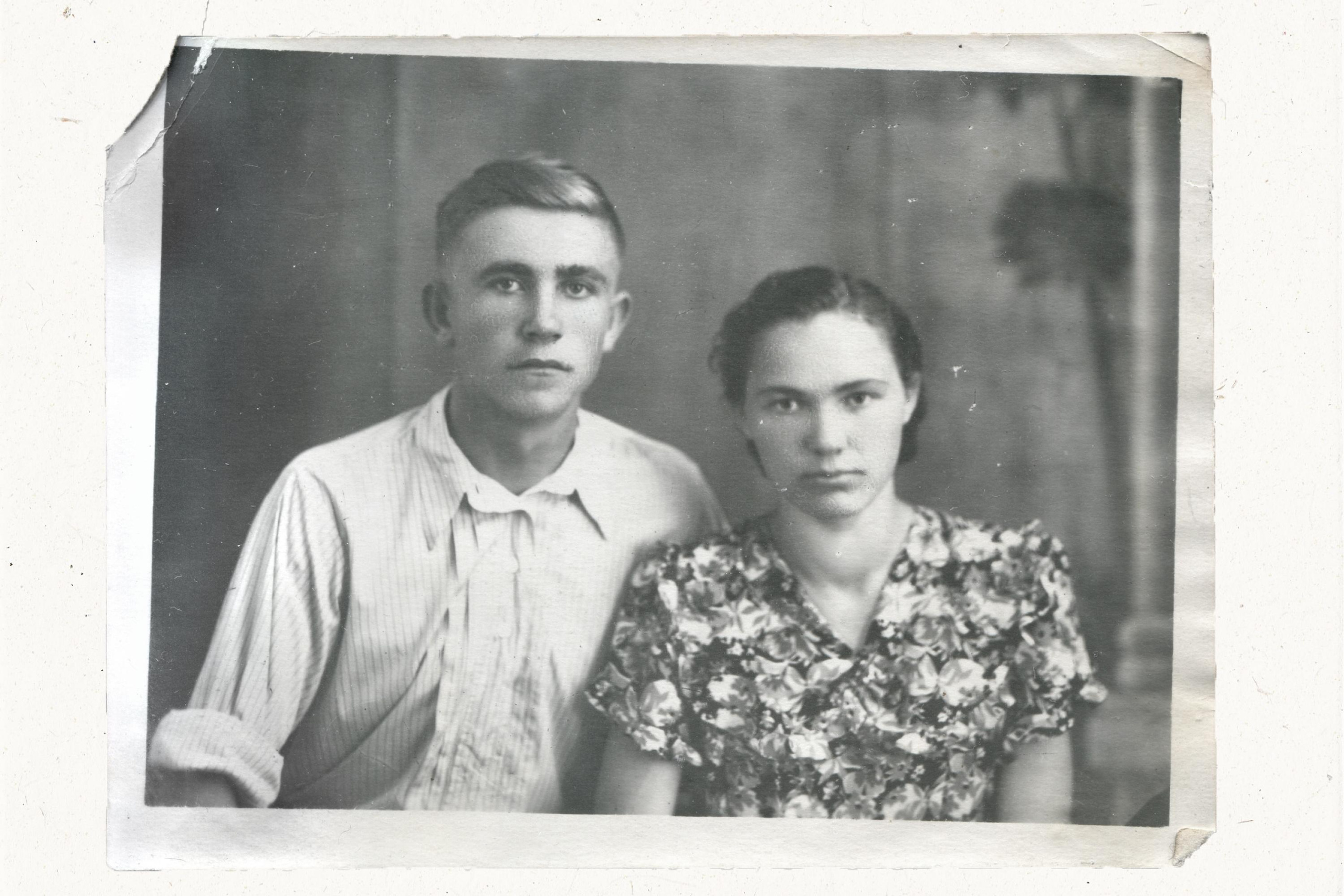 Первая совместная фотография — бабушка с дедушкой ещё даже не были женаты