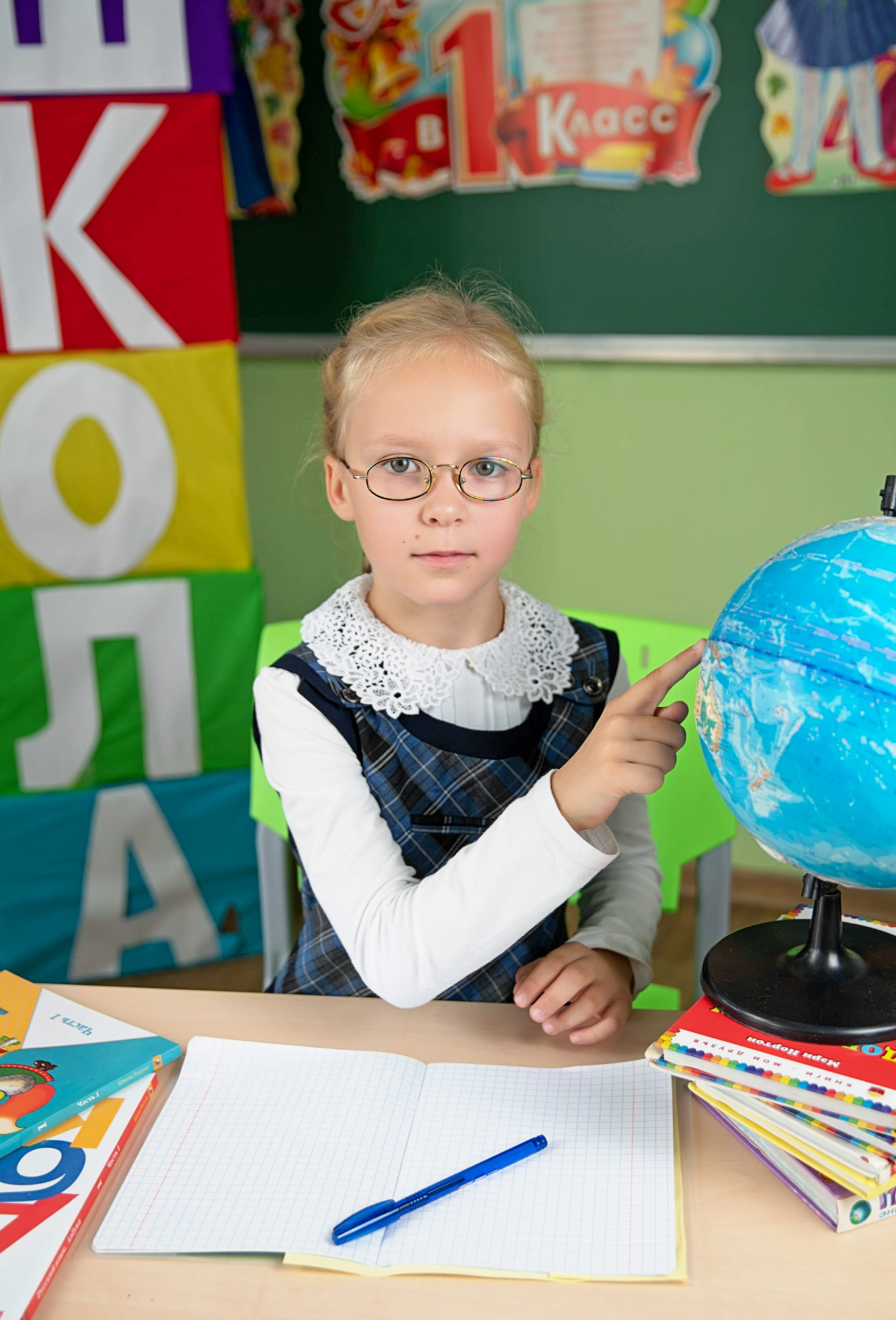 Первый класс линейка, в классе, портреты. Семейный и детский фотограф в Нижнем Новгороде