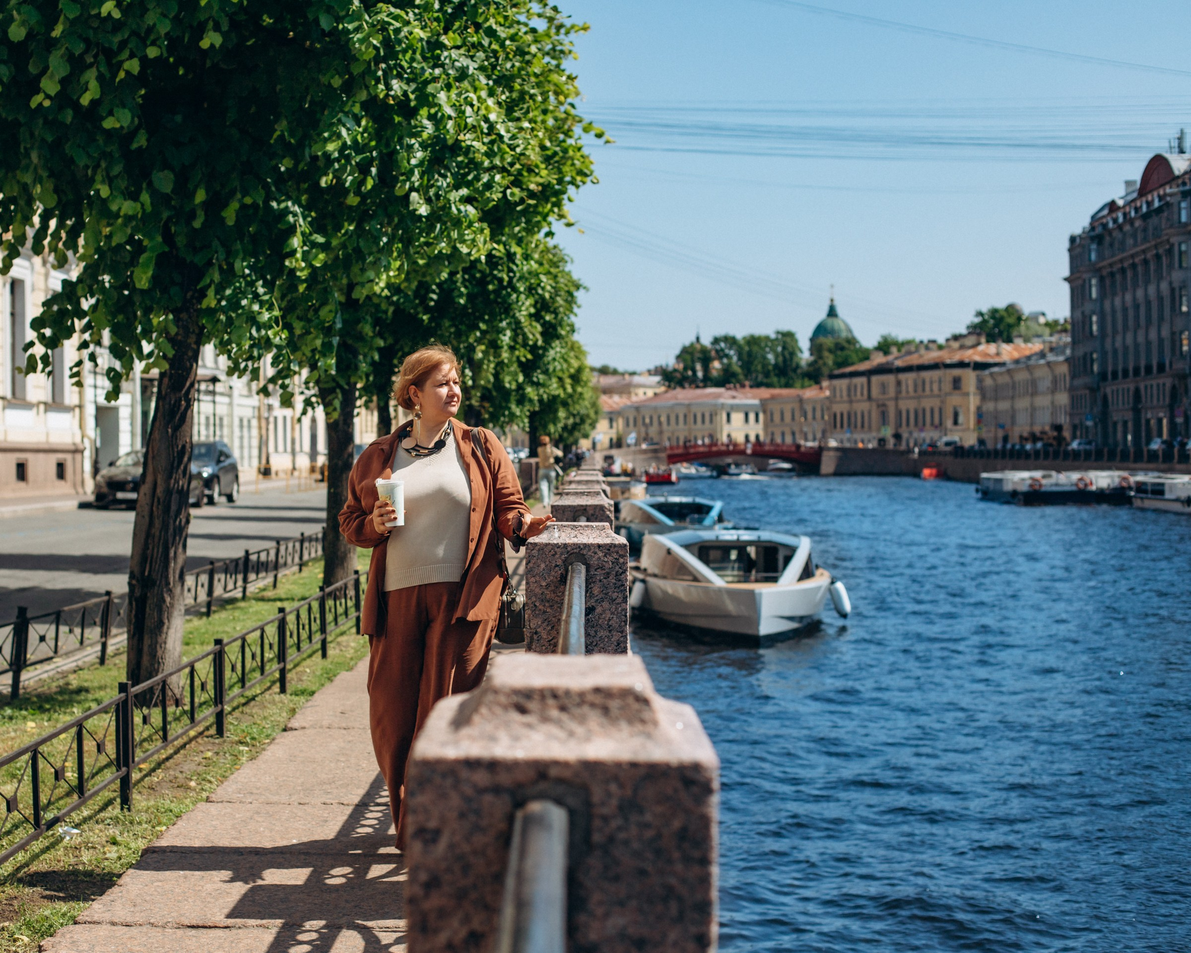 Катерина в июне. Фотопрогулка в Петербурге. Индивидуальный и семейный фотограф в Санкт-Петербурге