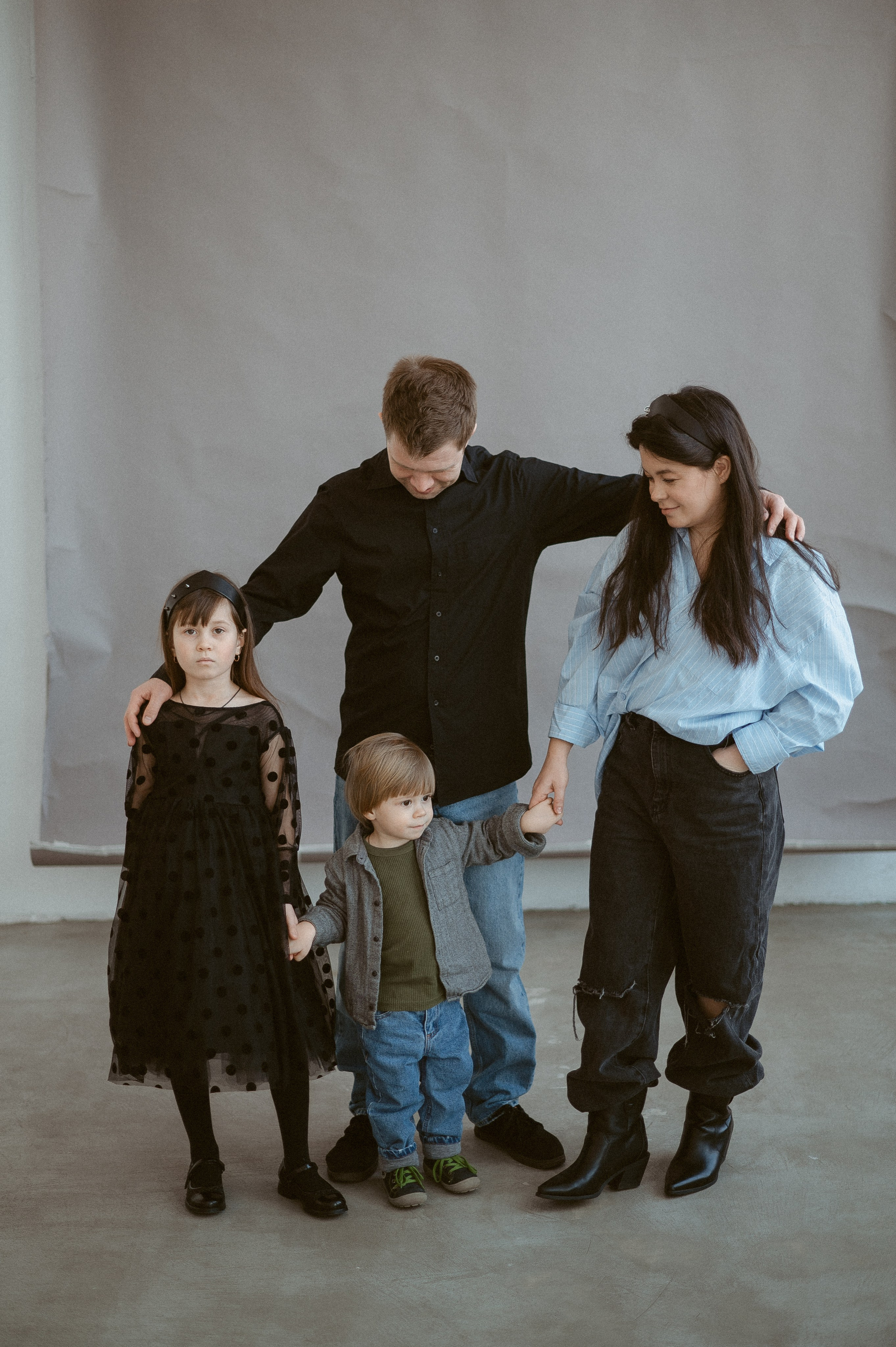 Семейная фотосессия в студии. Свадебный фотограф в Ярославле Денис Медоваров