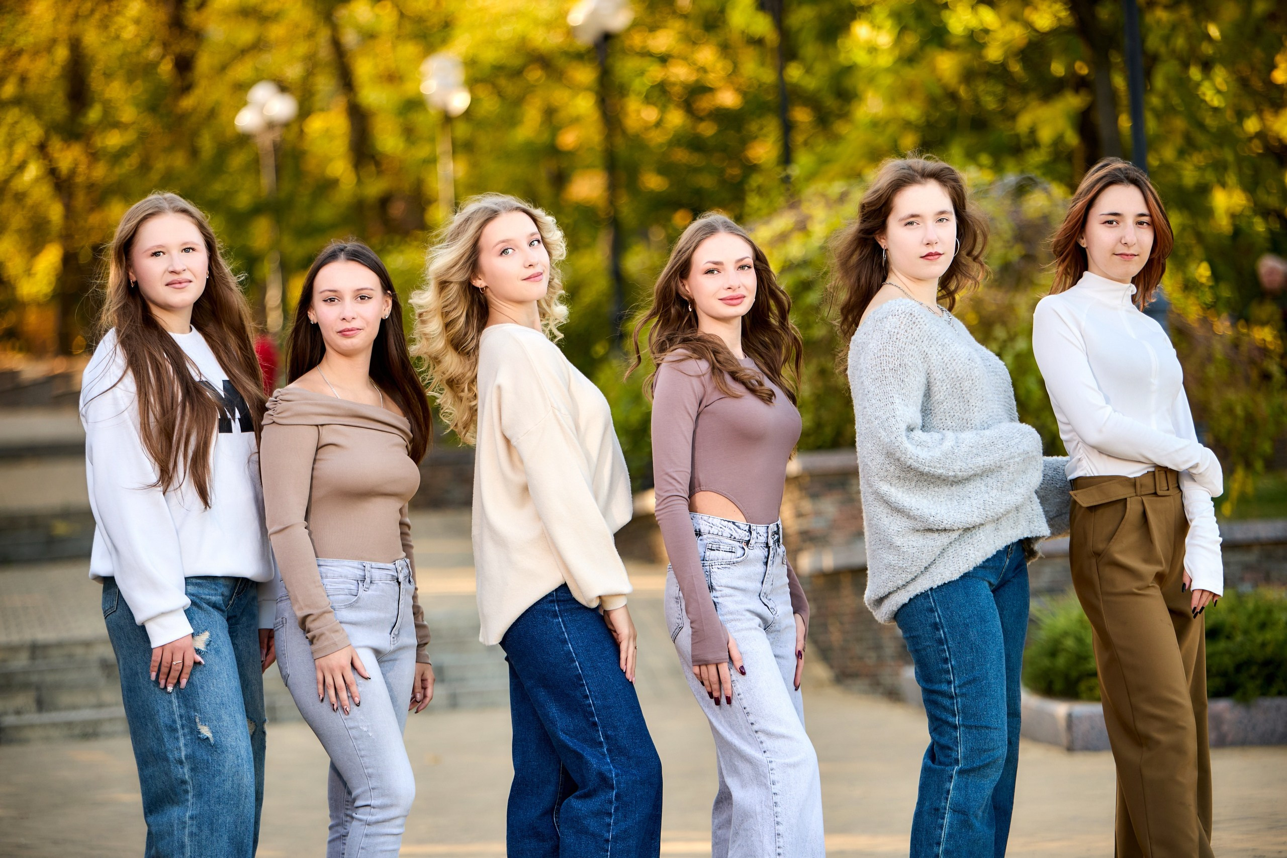 ШКОЛЬНИКИ. ПАРК ЩЕРБАКОВА. Фотограф Татаринов Андрей (Донецк / Макеевка)
