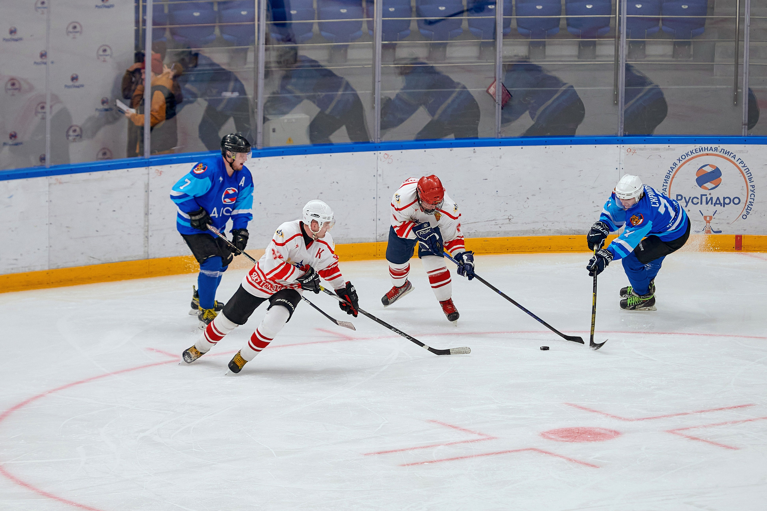 Портфолио репортажной фотосъёмки: Кристалл арена — Хоккей — РусГидро. Фотограф Яковлев Роман — Красноярск