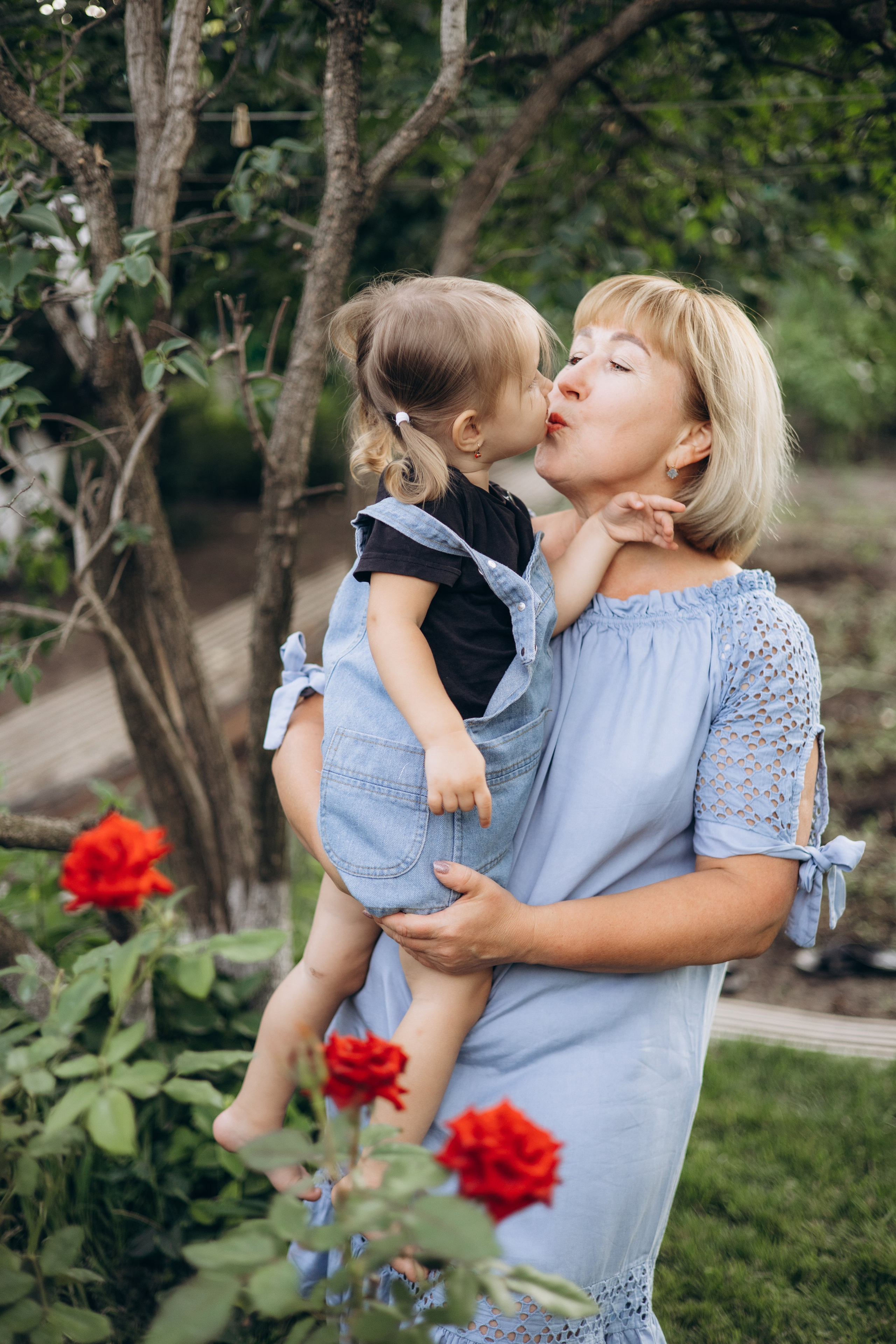 В гостях у бабушки с дедушкой. Фотограф Алевтина Матешук