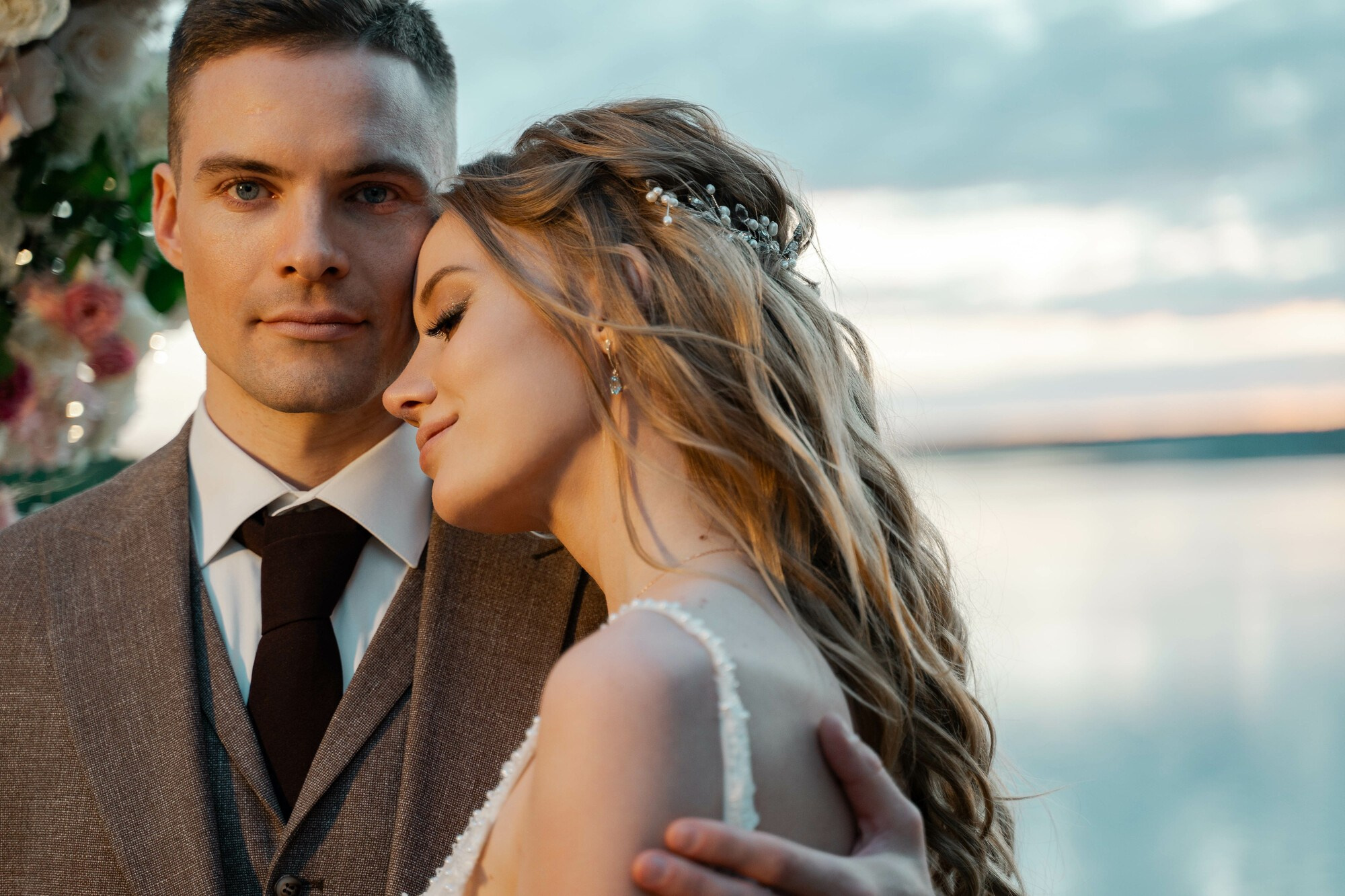 Свадьба в Лесной Рапсодии на берегу озера. Свадебный фотограф в Санкт-Петербурге и Москве Андрей Нестеров